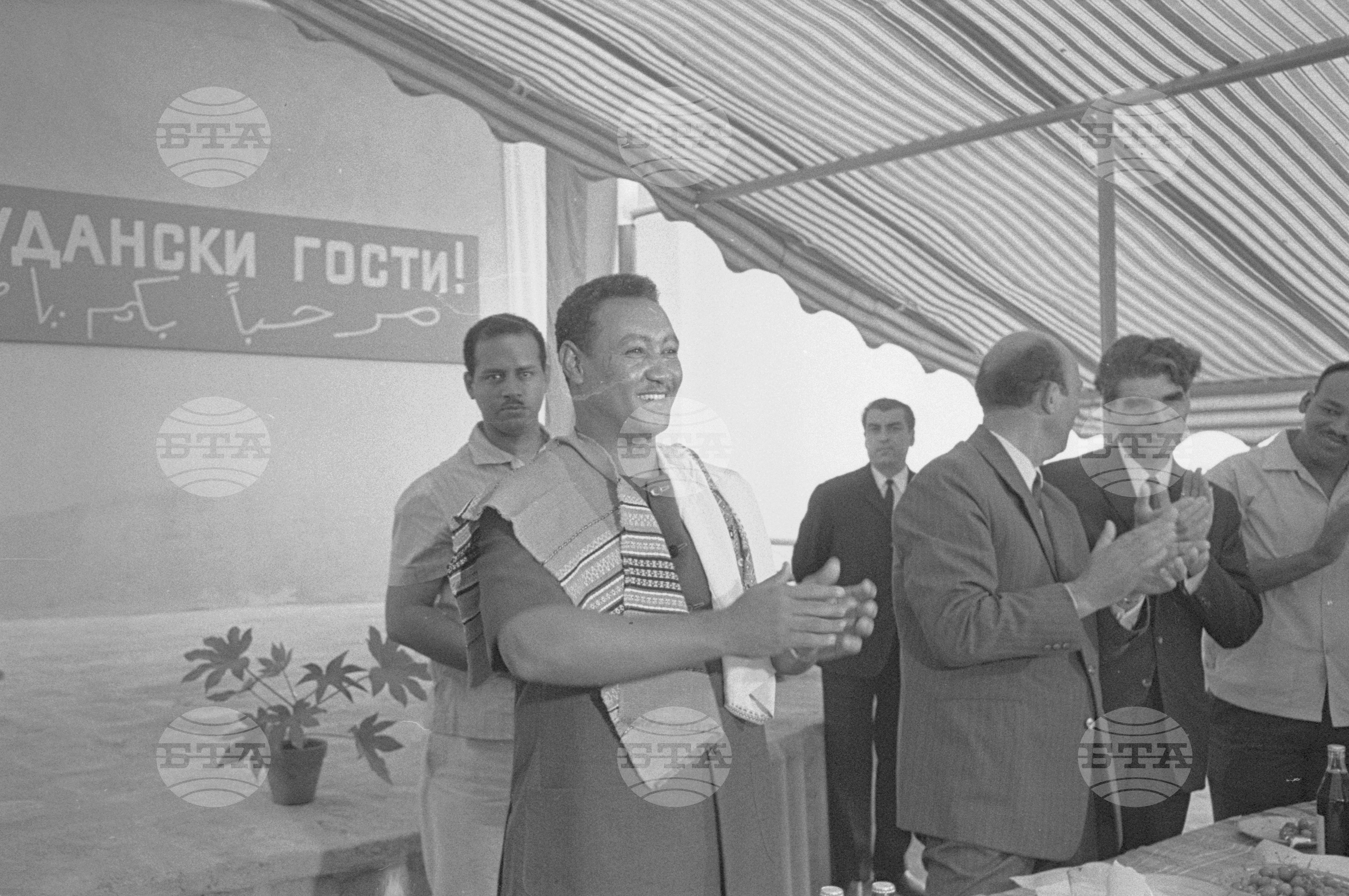 Генерал-майор Джафаар Мохамед Нимейри на посещение в България - част 4