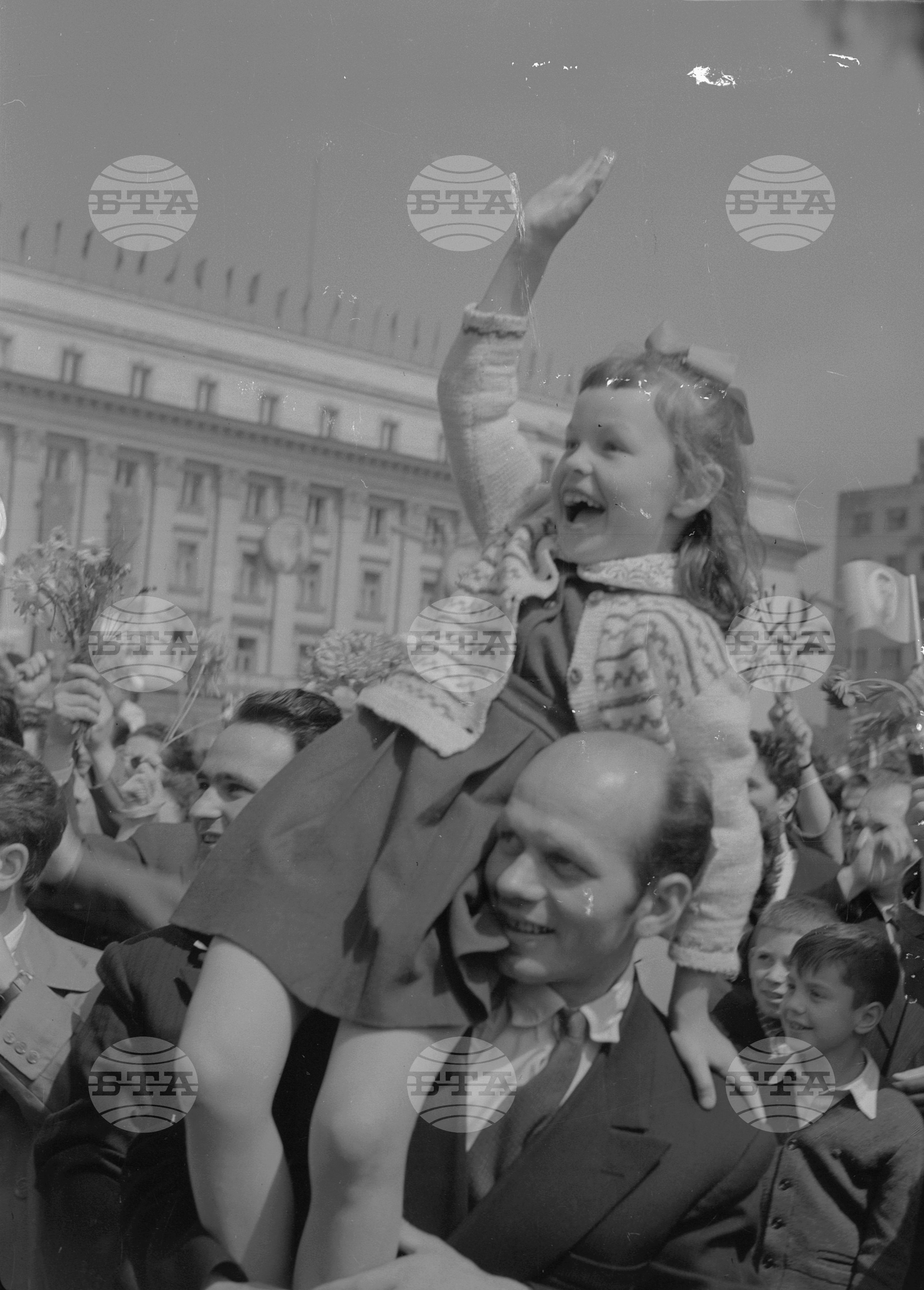 Възторжената манифестация на трудещите се по случай Деня на българската просвета и култура, и славянската писменост
