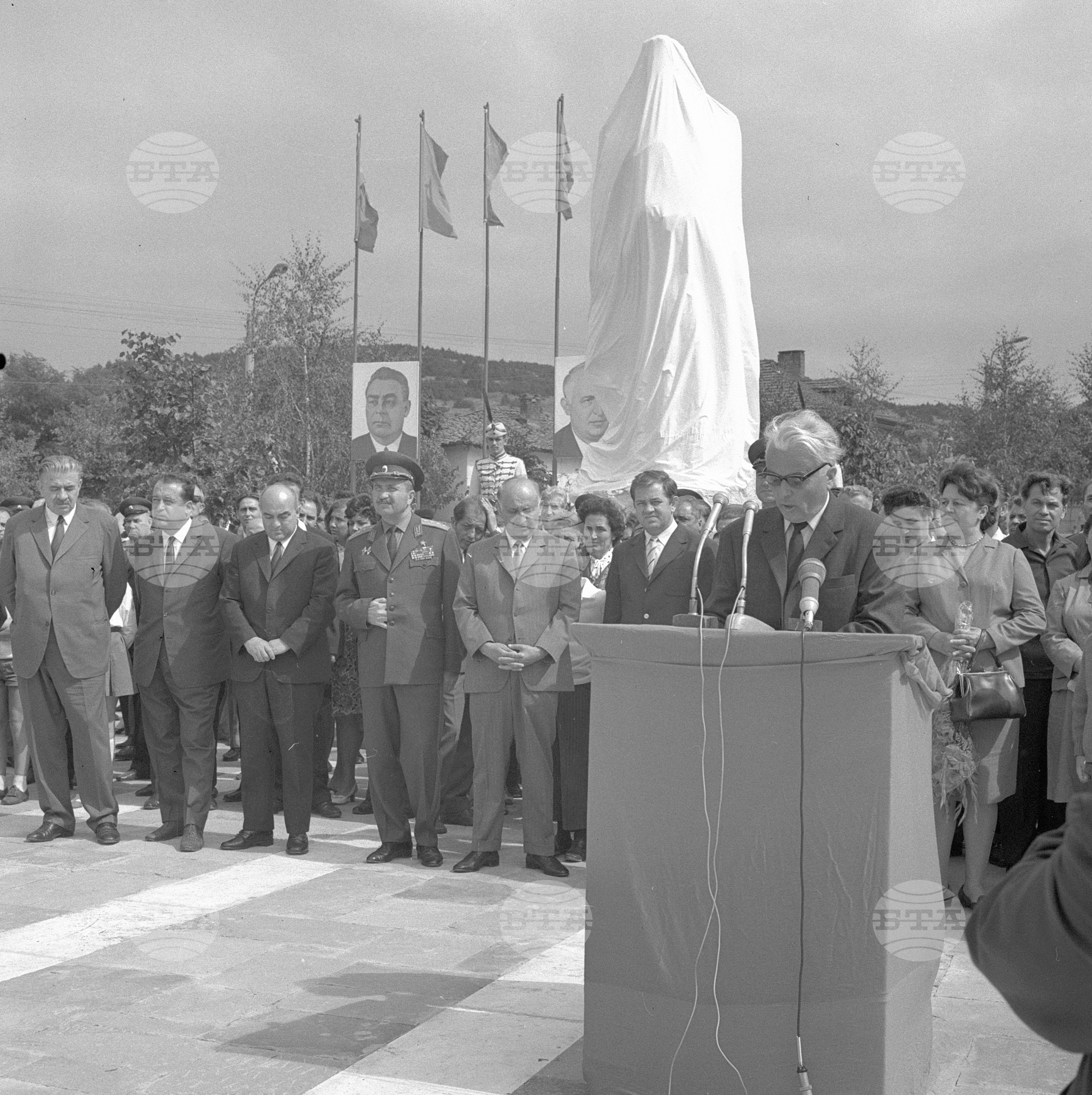 Откриване на паметник на загиналите партизани от село Локорско, район "Васил Левски"