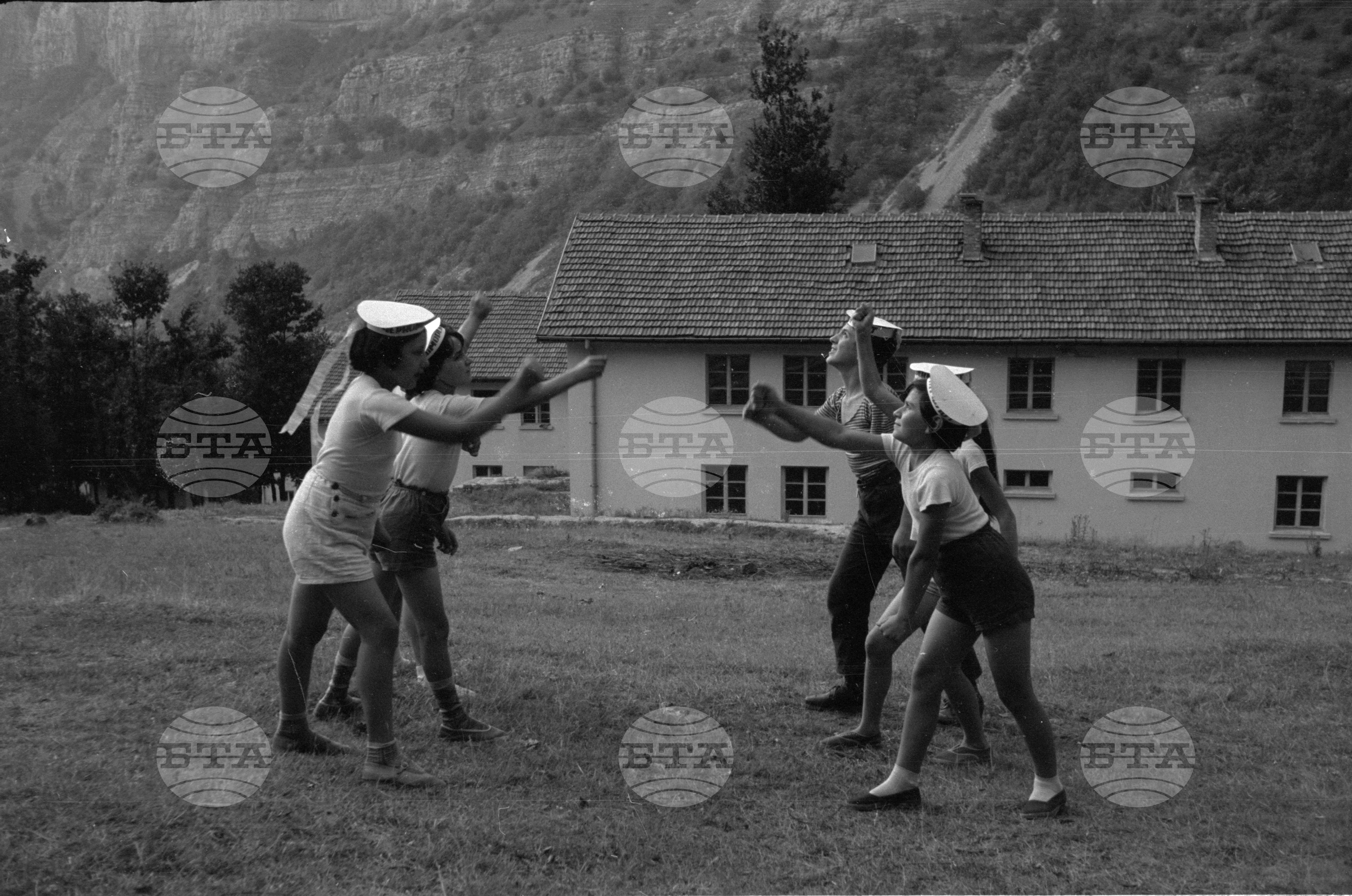 В пионерския лагер до гара Лакатник - Искърското дефиле част 4