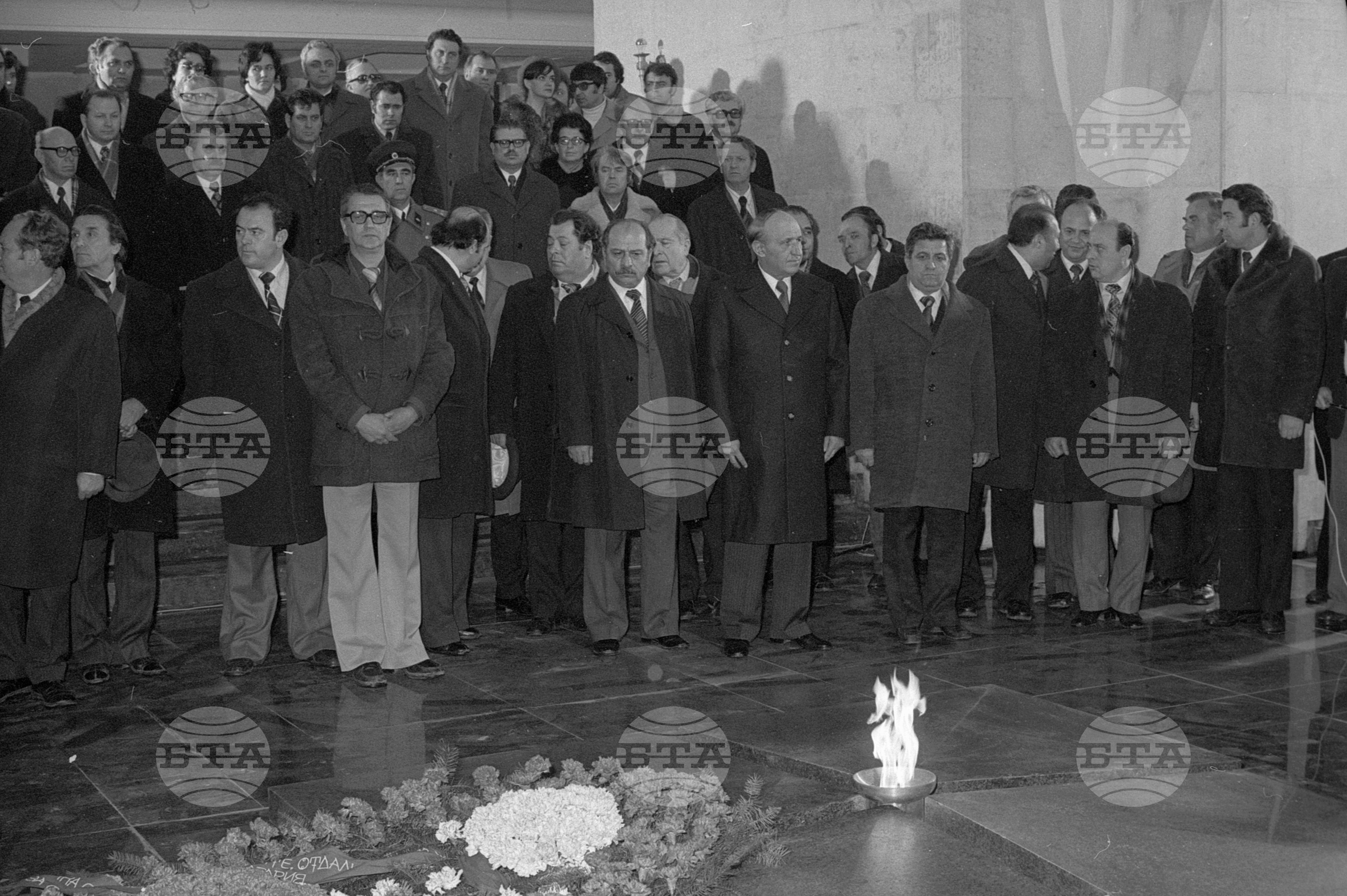Другарят Тодор Живков откри Пантеона-костница на възрожденците в град Русе