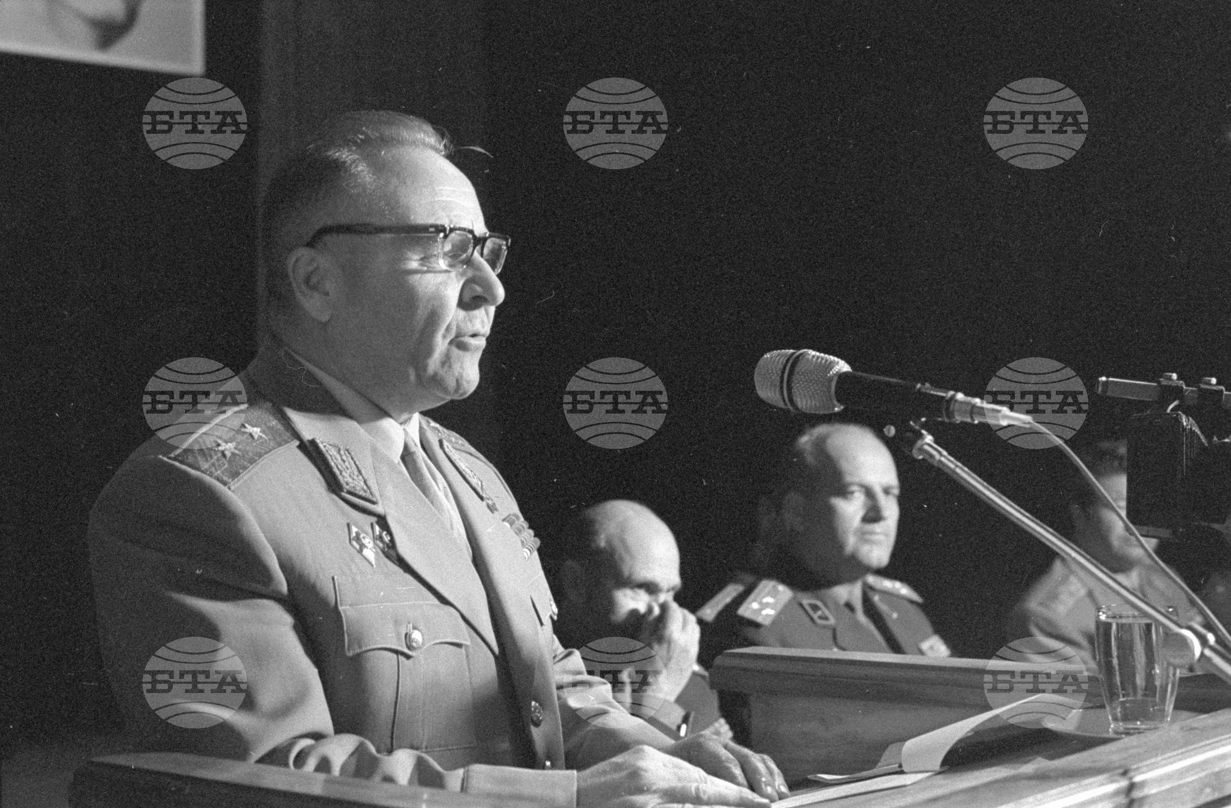 Съпрузите-космонавти от СССР Валентина Терешкова и съпругът ѝ - генерал-майор Адриян Николаев, гостуват в България