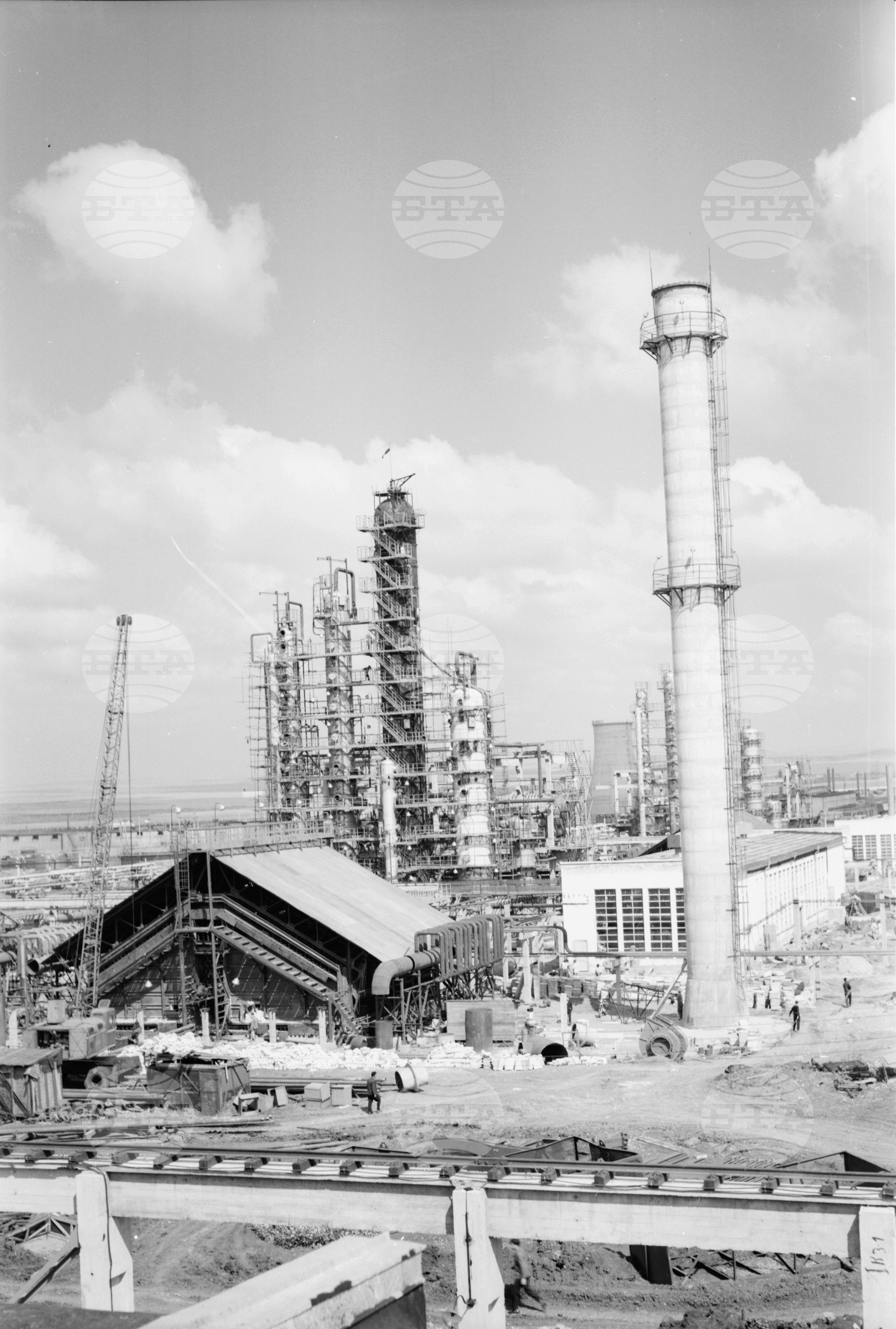 Нефтопреработвателен завод край Бургас - част 2