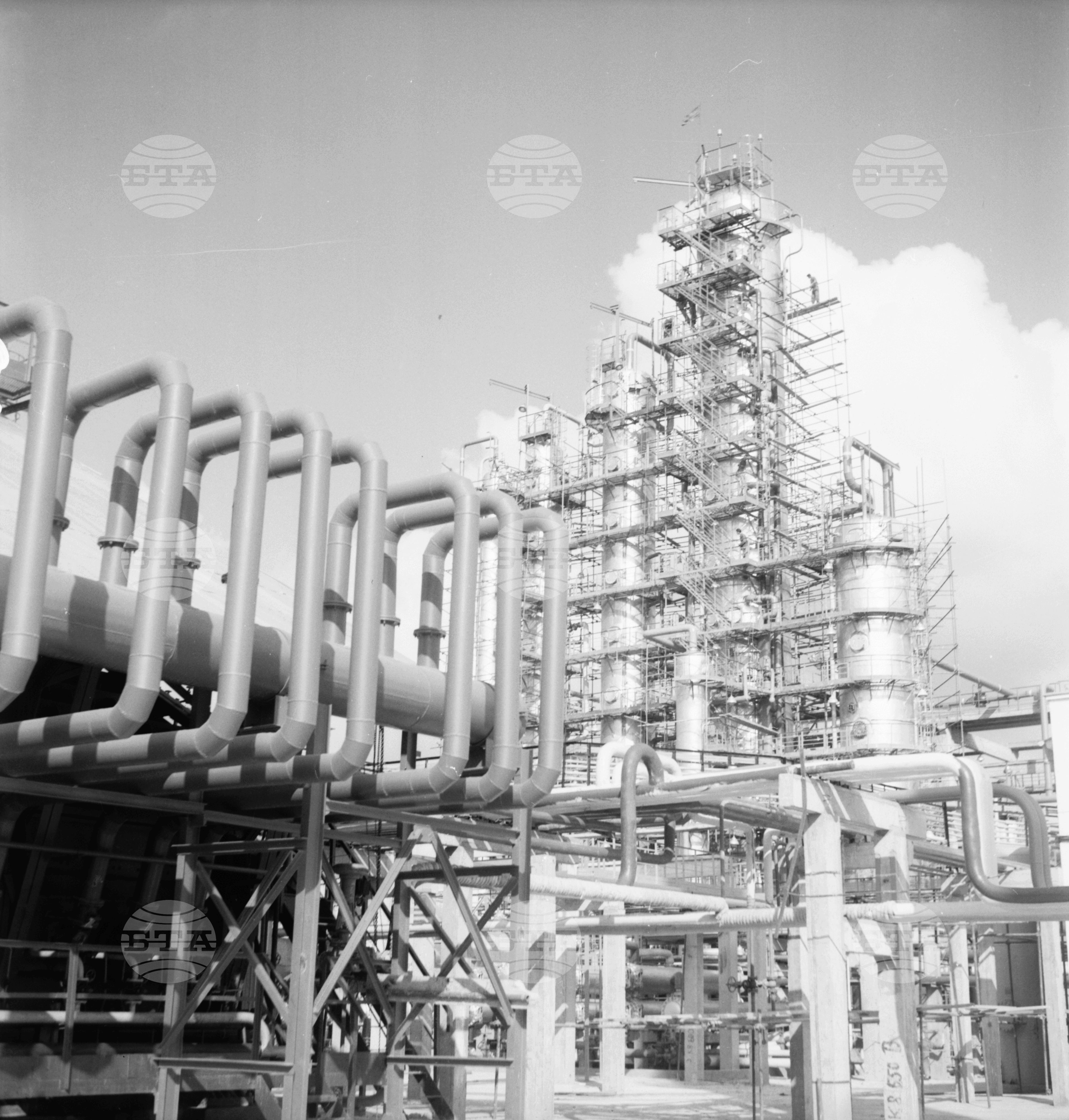 Нефтопреработвателния завод 1963 година