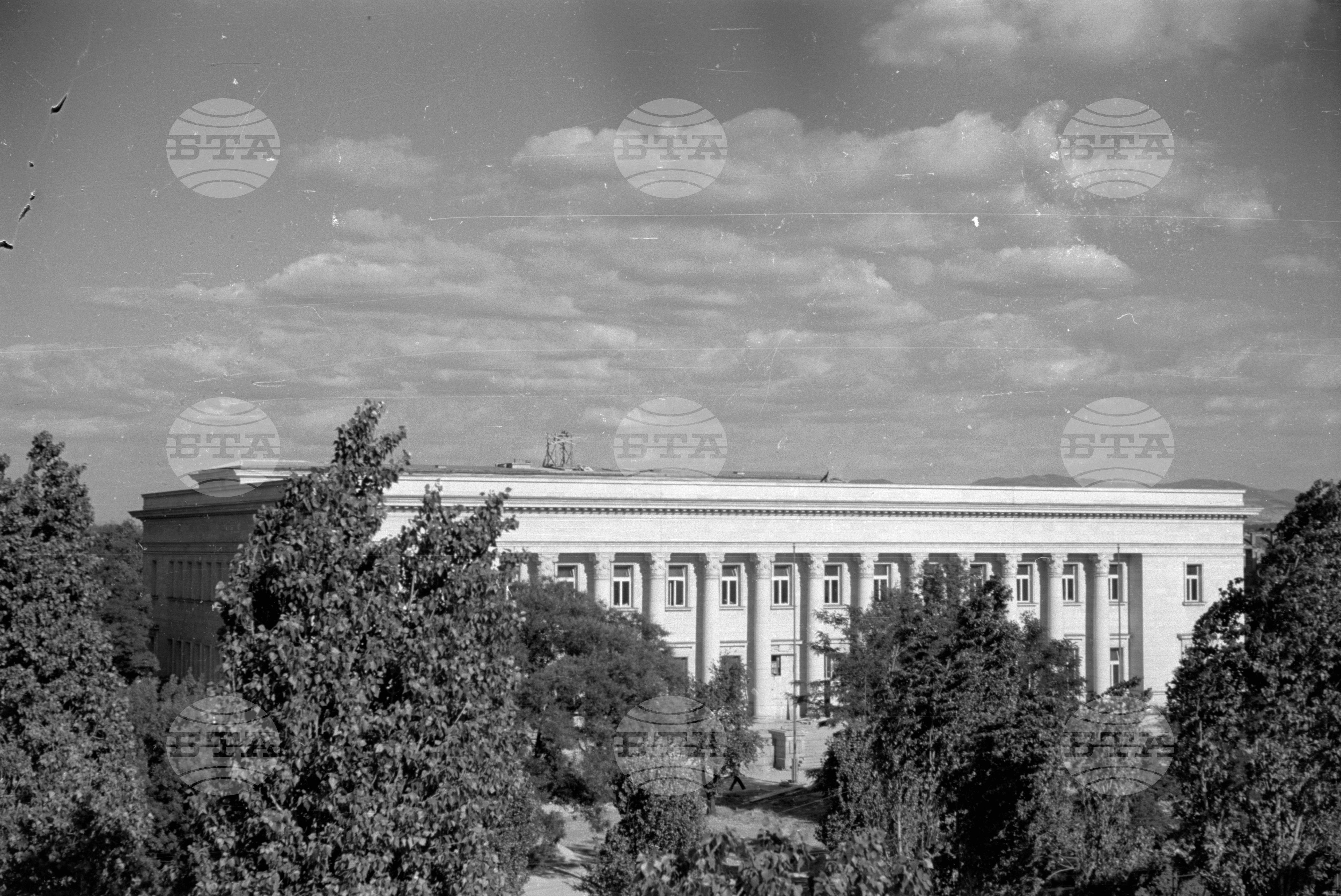 Народна библиотека "Васил Коларов" (дн. "Св.св. Кирил и Методий") - София