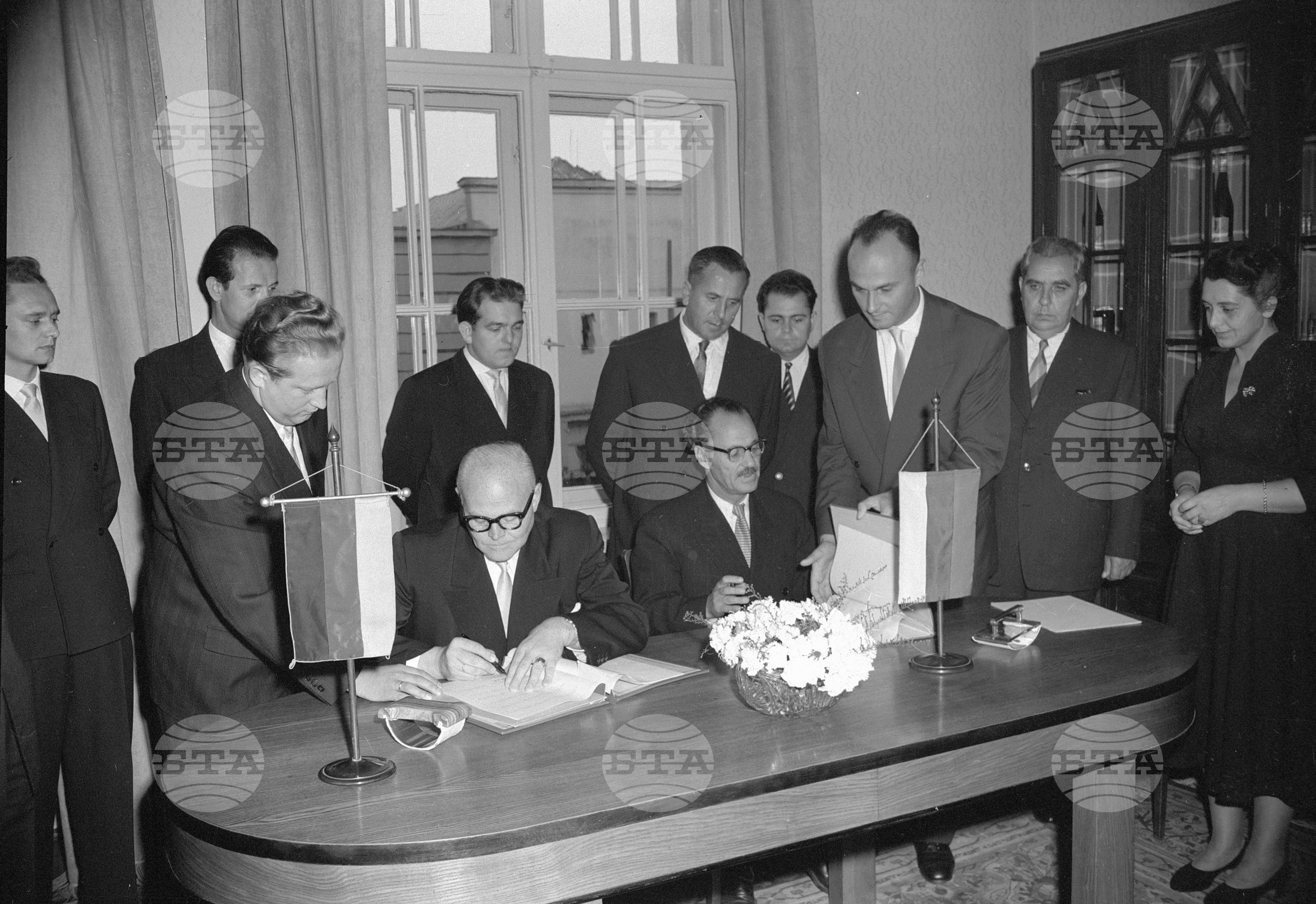 Подписване на търговска спогодба между България и Германска Демократична република (ГДР)