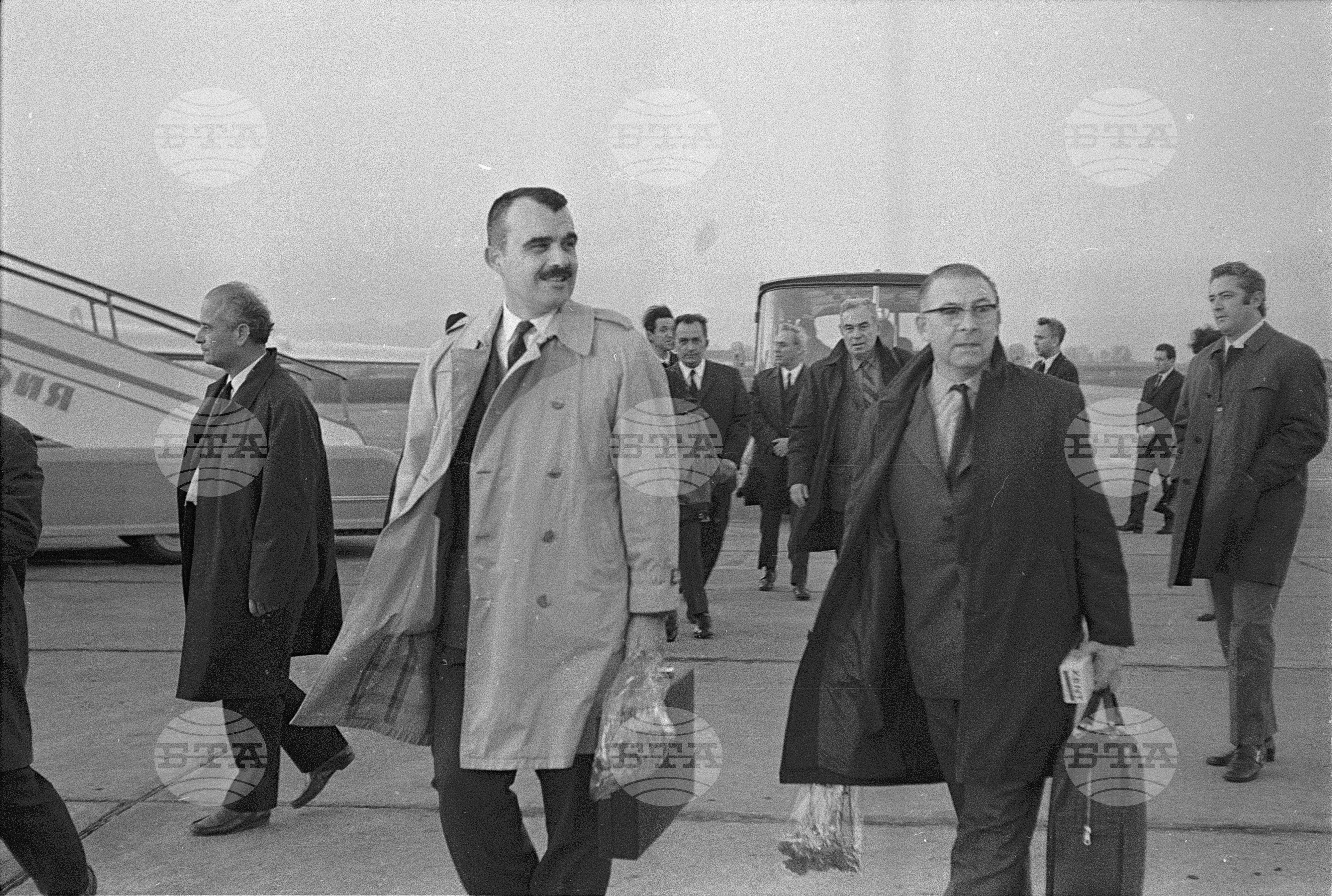 Посрещане на делегации от други държави на летище София