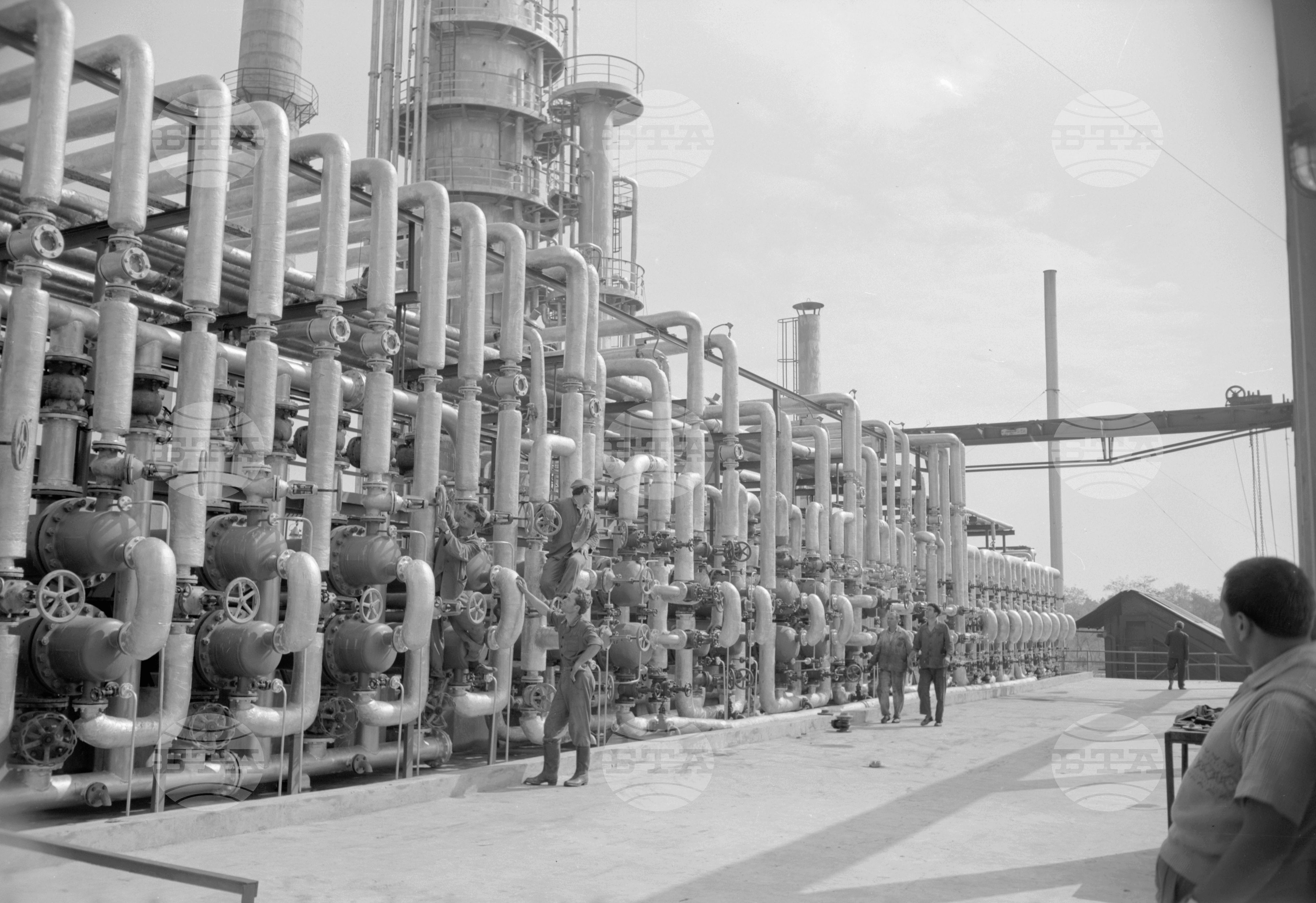 Нова инсталация за дестилиране на нефт в Русе