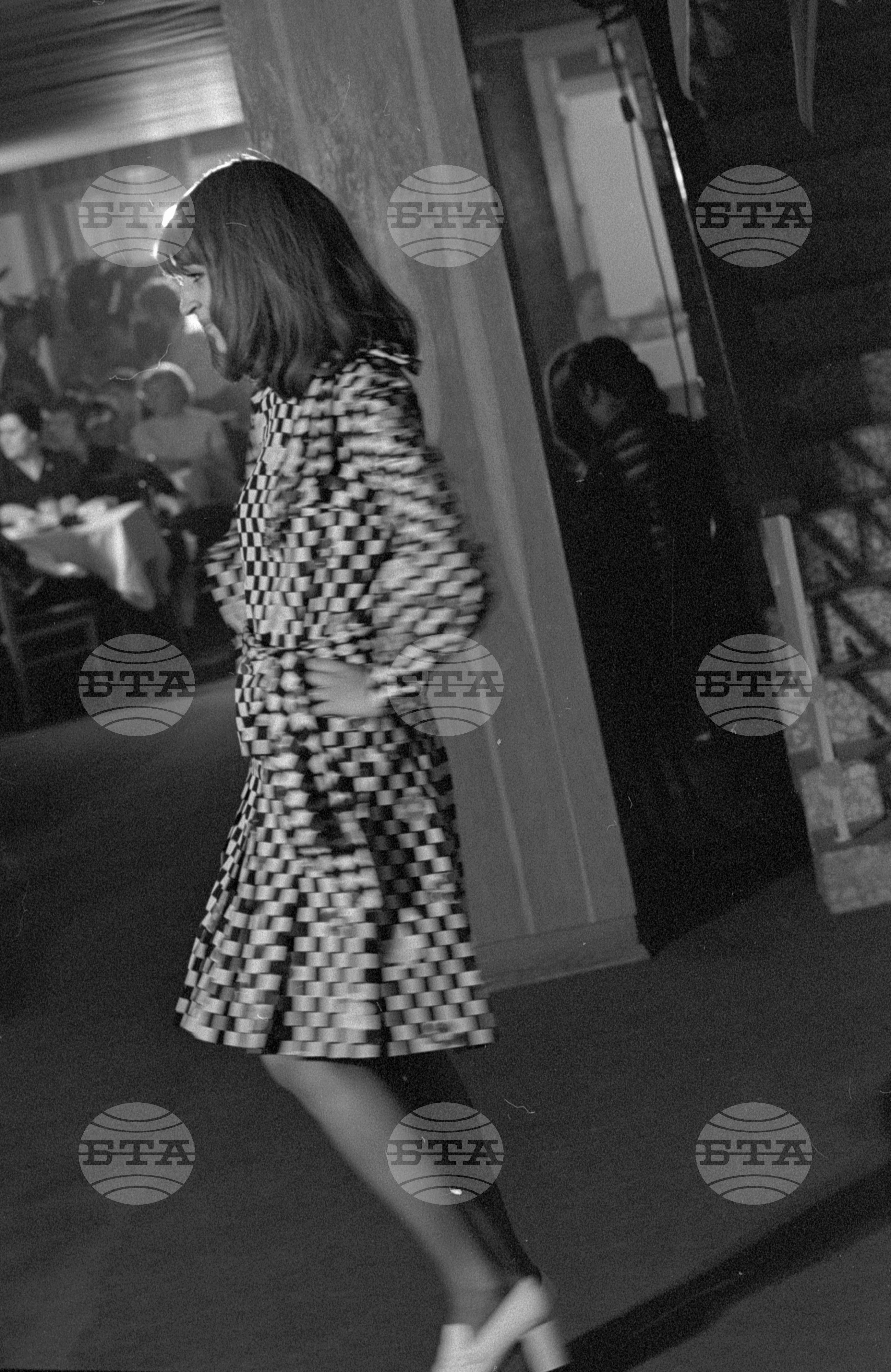 Модели на Центъра за нови стоки и мода (ЦНСМ) сезон 1973-1974 година