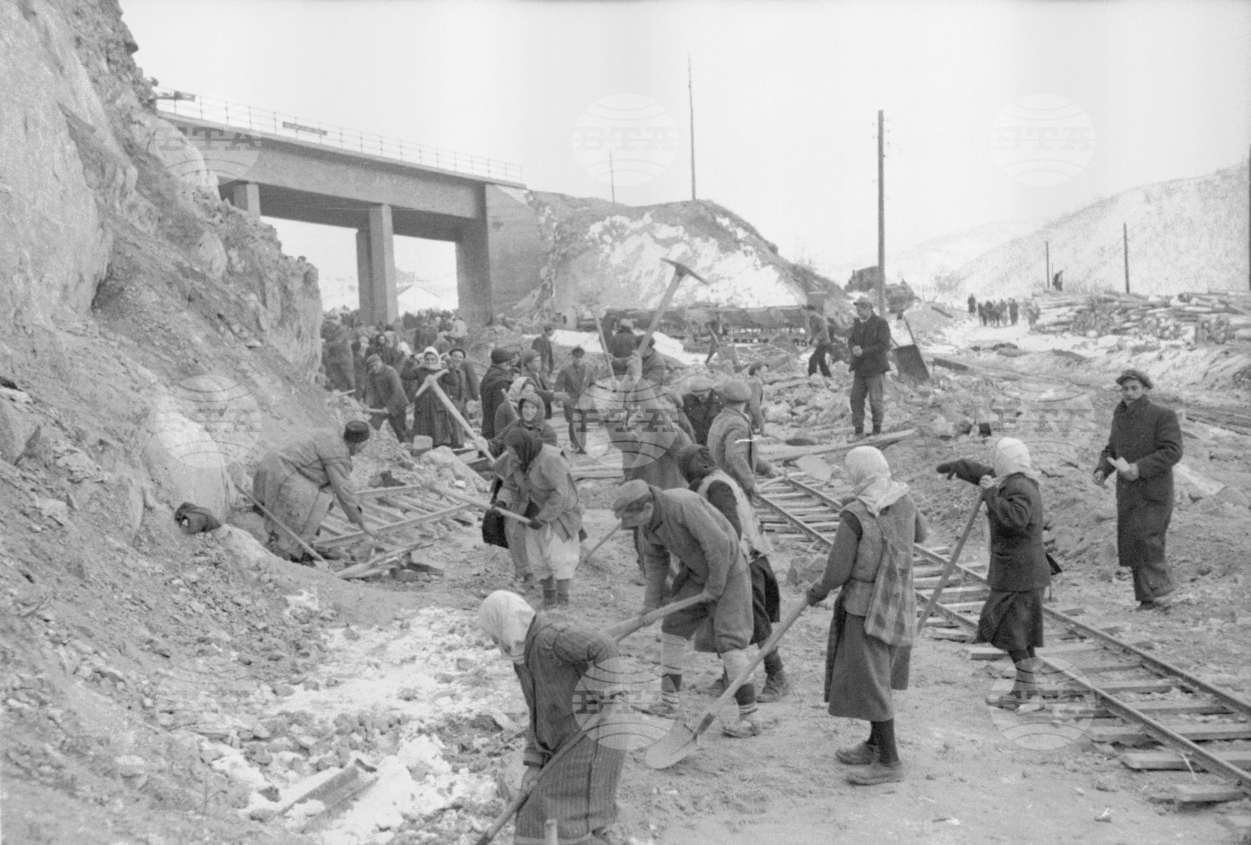 Тунелът "Козница" свързва Стара планина със Средна гора, 1951