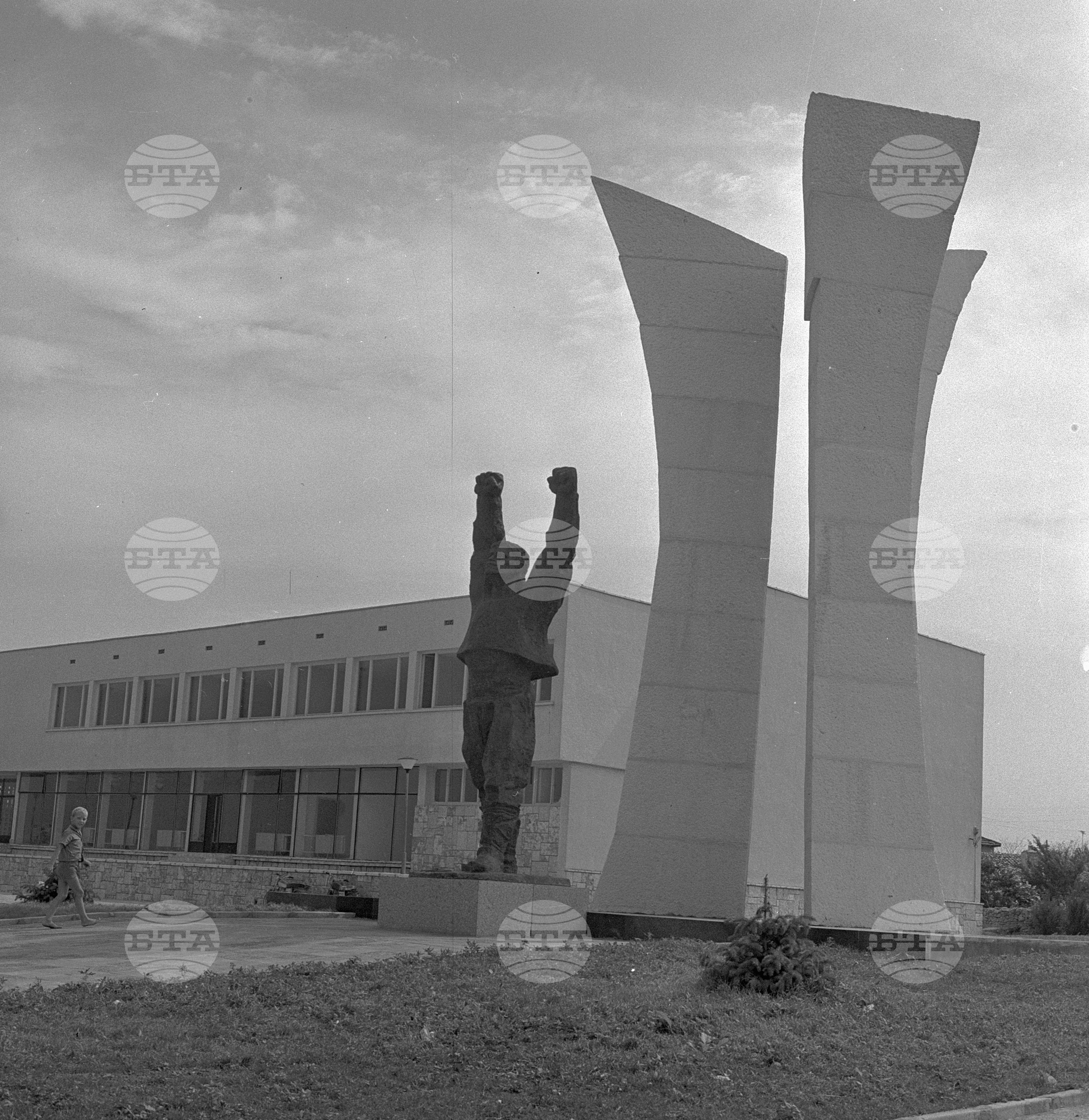 Паметник по случай 70-годишнината от Селското въстание в Дуранкулак и Шабла