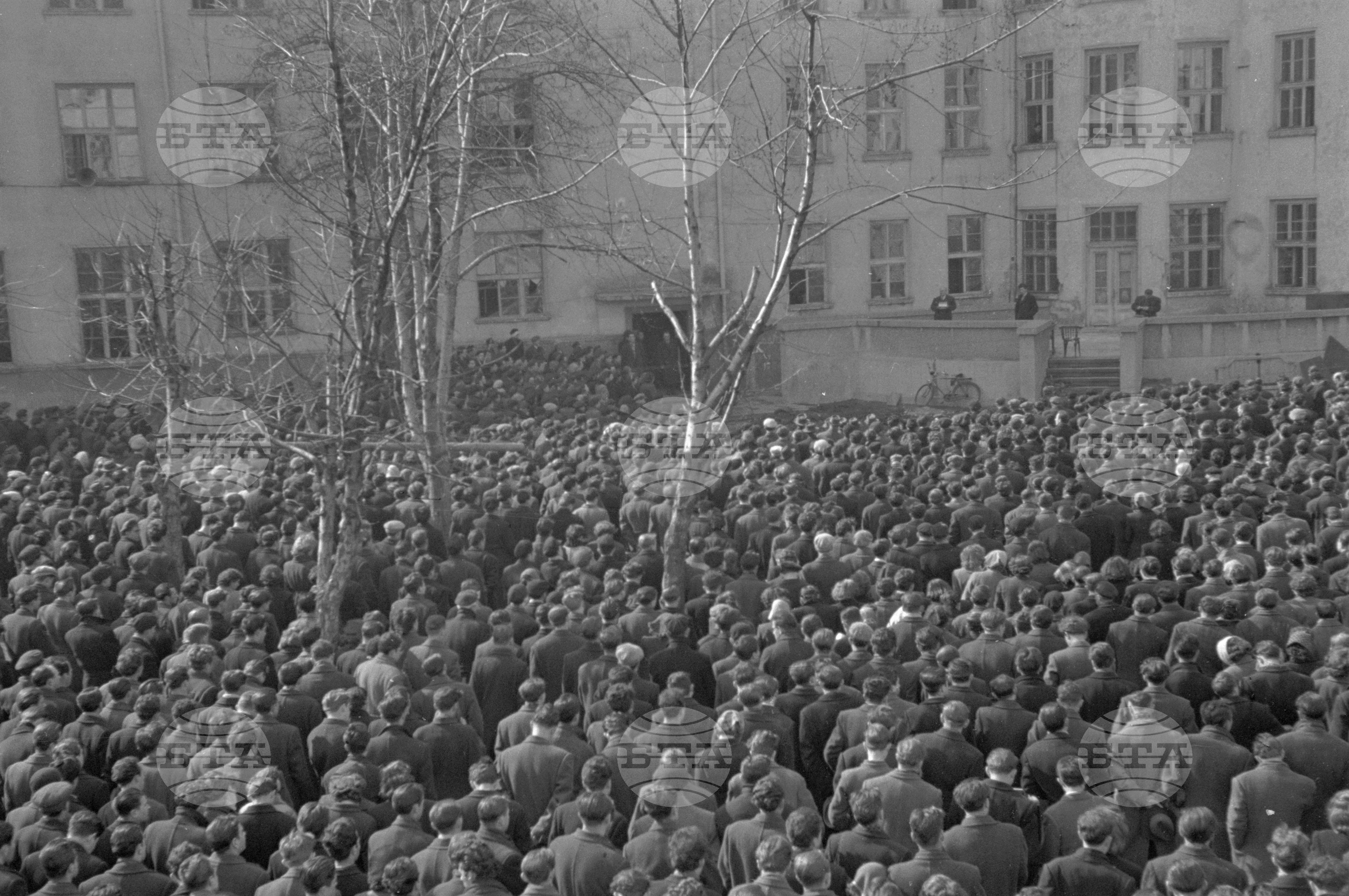 Траурен митинг по случай смъртта на Йосиф Висарионович Сталин