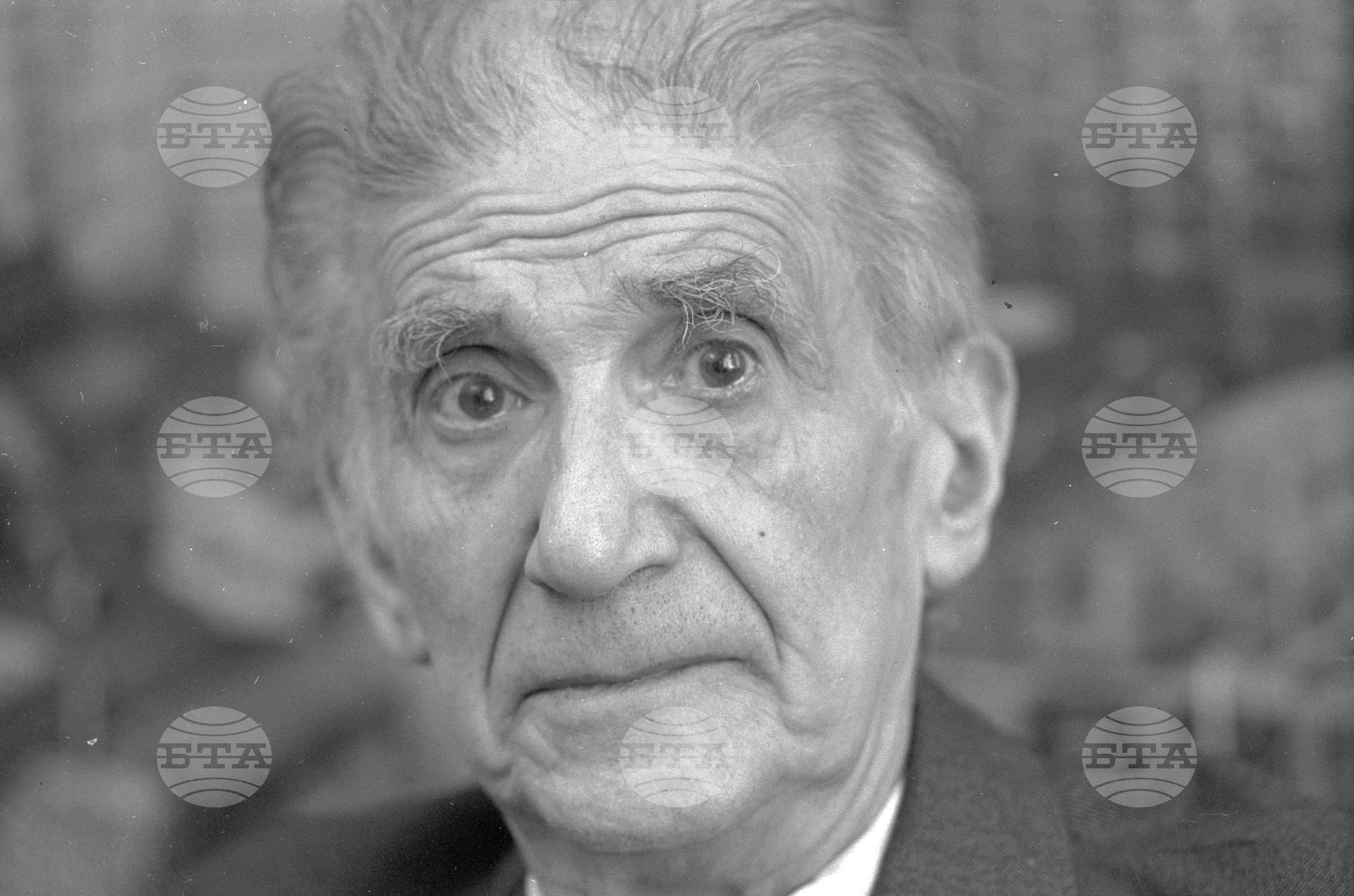 Народният художник Цанко Лавренов