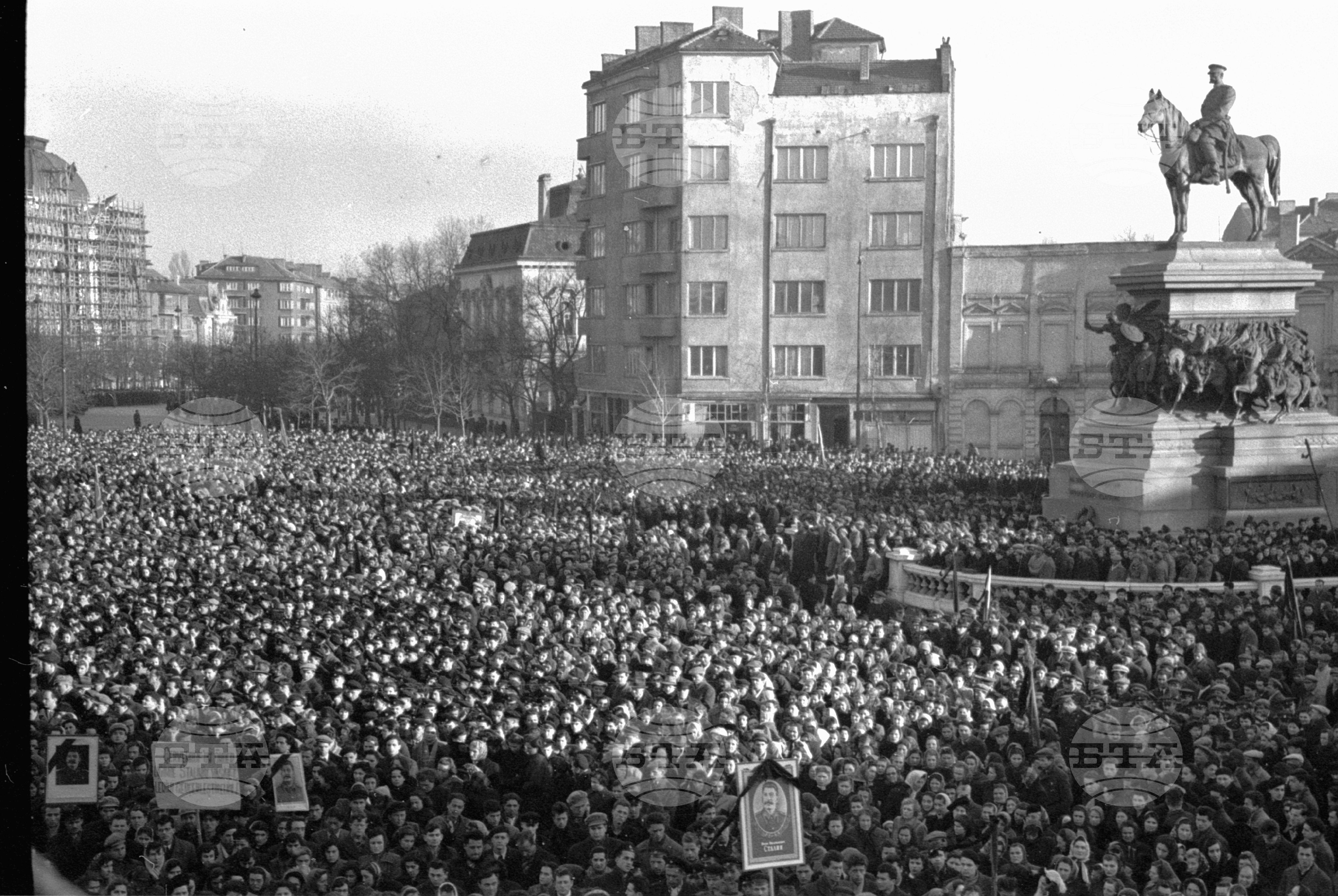 Траурен митинг по случай смъртта на Йосиф Висарионович Сталин