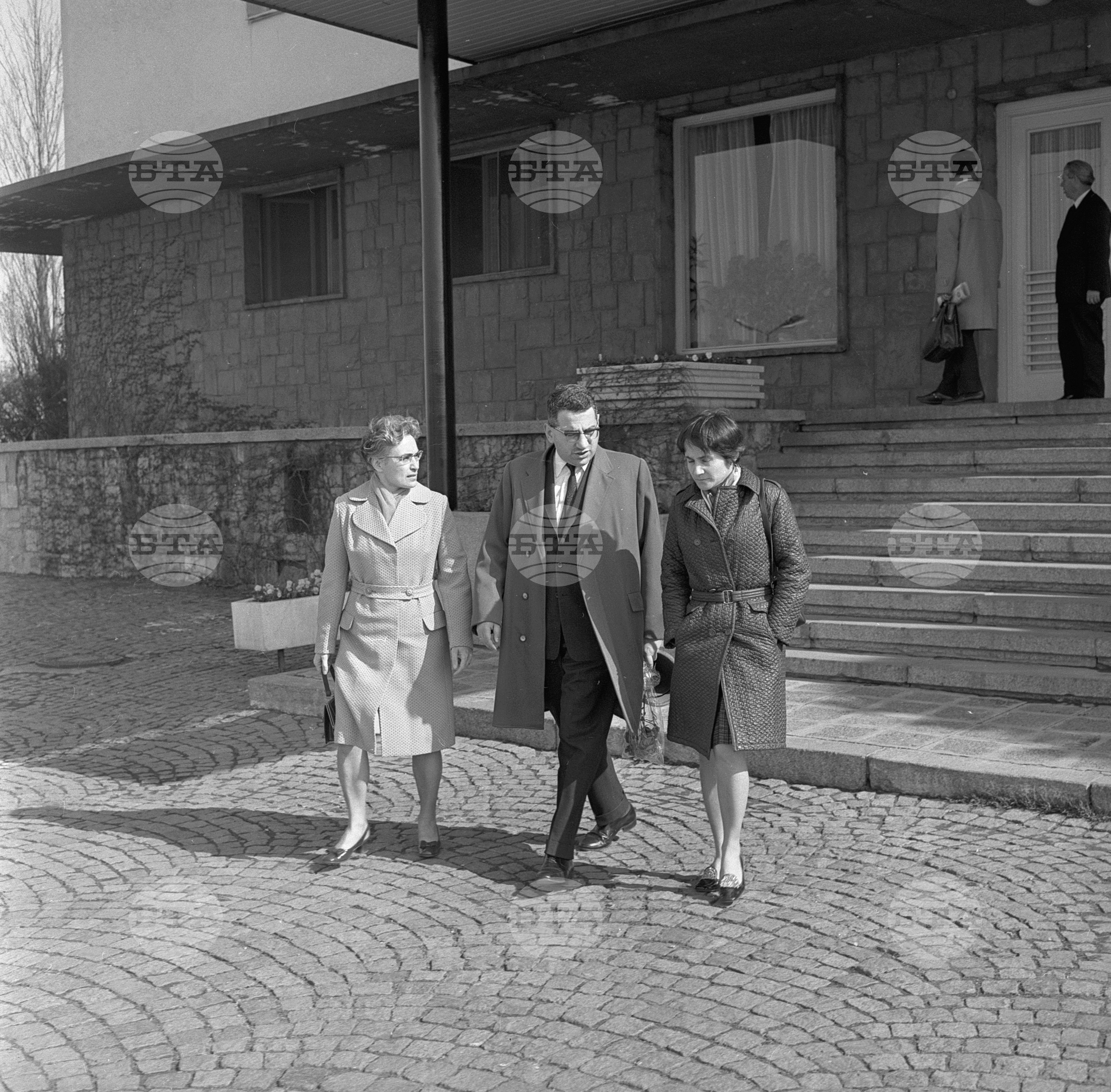 Унгарска делегация от списание "Проблеми на мира"
