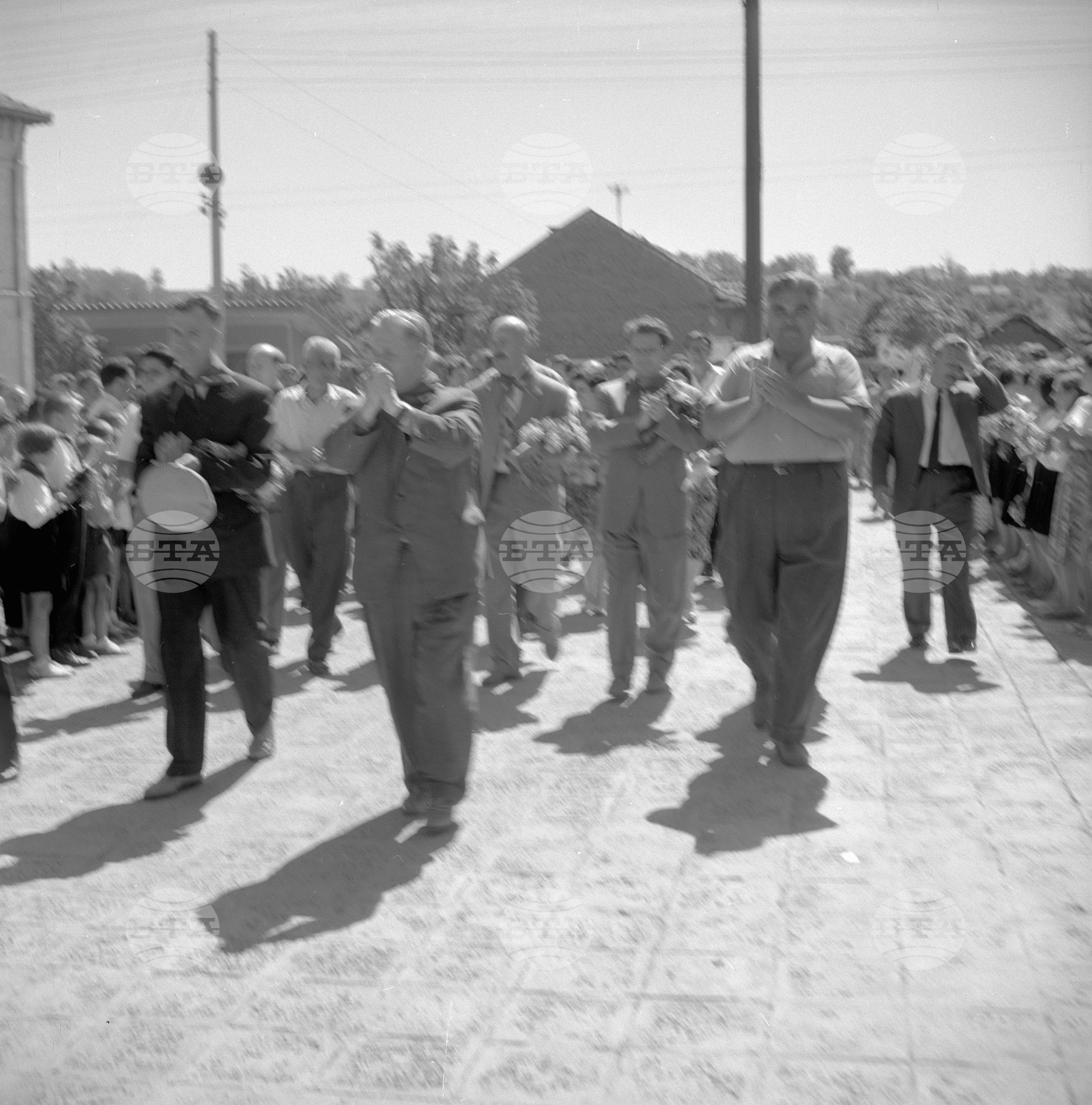 Делегация на ЦК (Централния комитет) на КПСС (Комунистическа партия на Съветския съюз) на посещение в село Горни Дъбник, Плевенски окръг