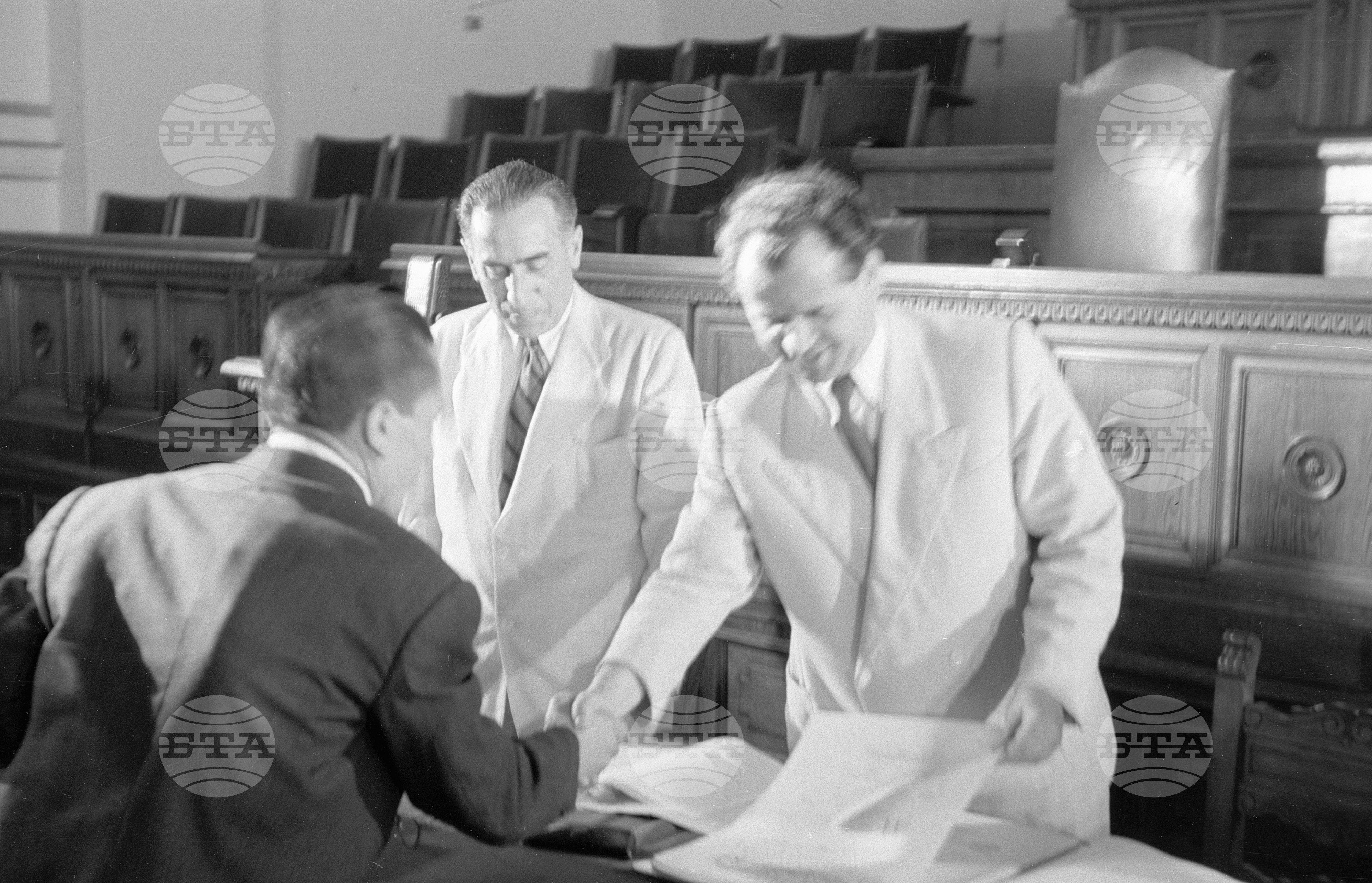 Връчване на Димитровски награди на лауреатите за 1951 година