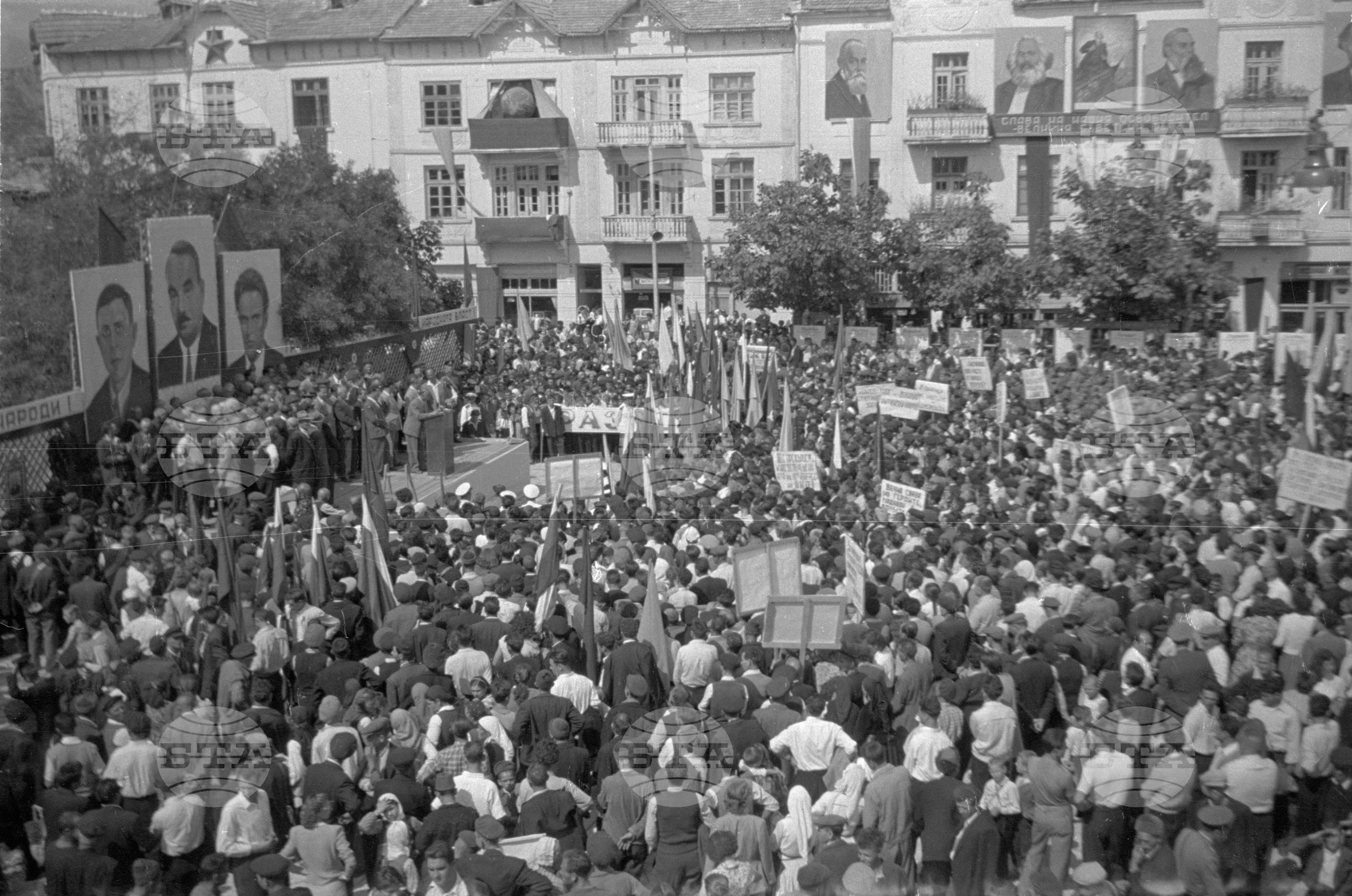 Величествен митинг в Разлог по случай 35 годишнината на Септемврийското въстание през 1923 година