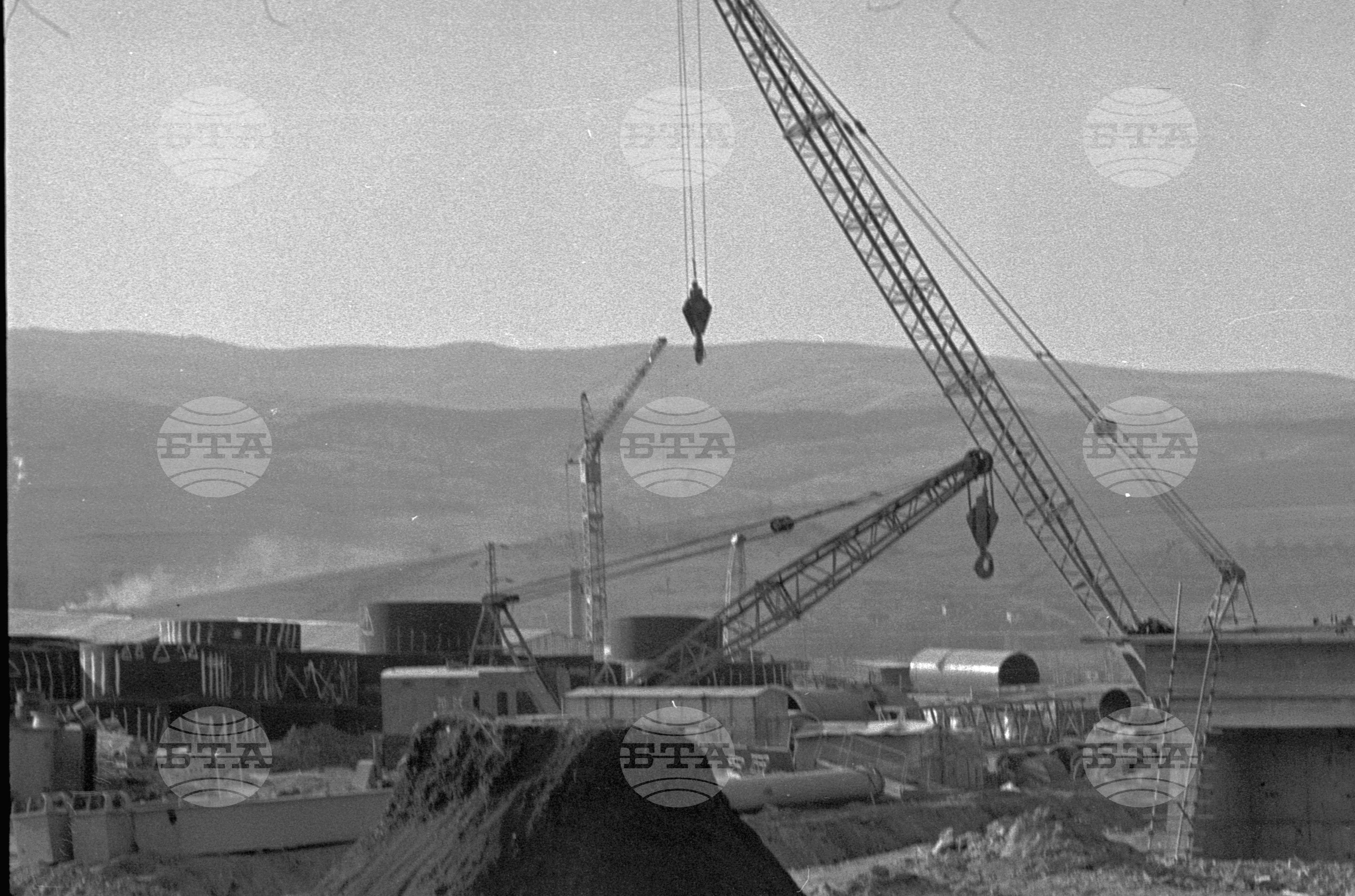 Посещение на заводите в Темелково (днес Батановци) и Перник