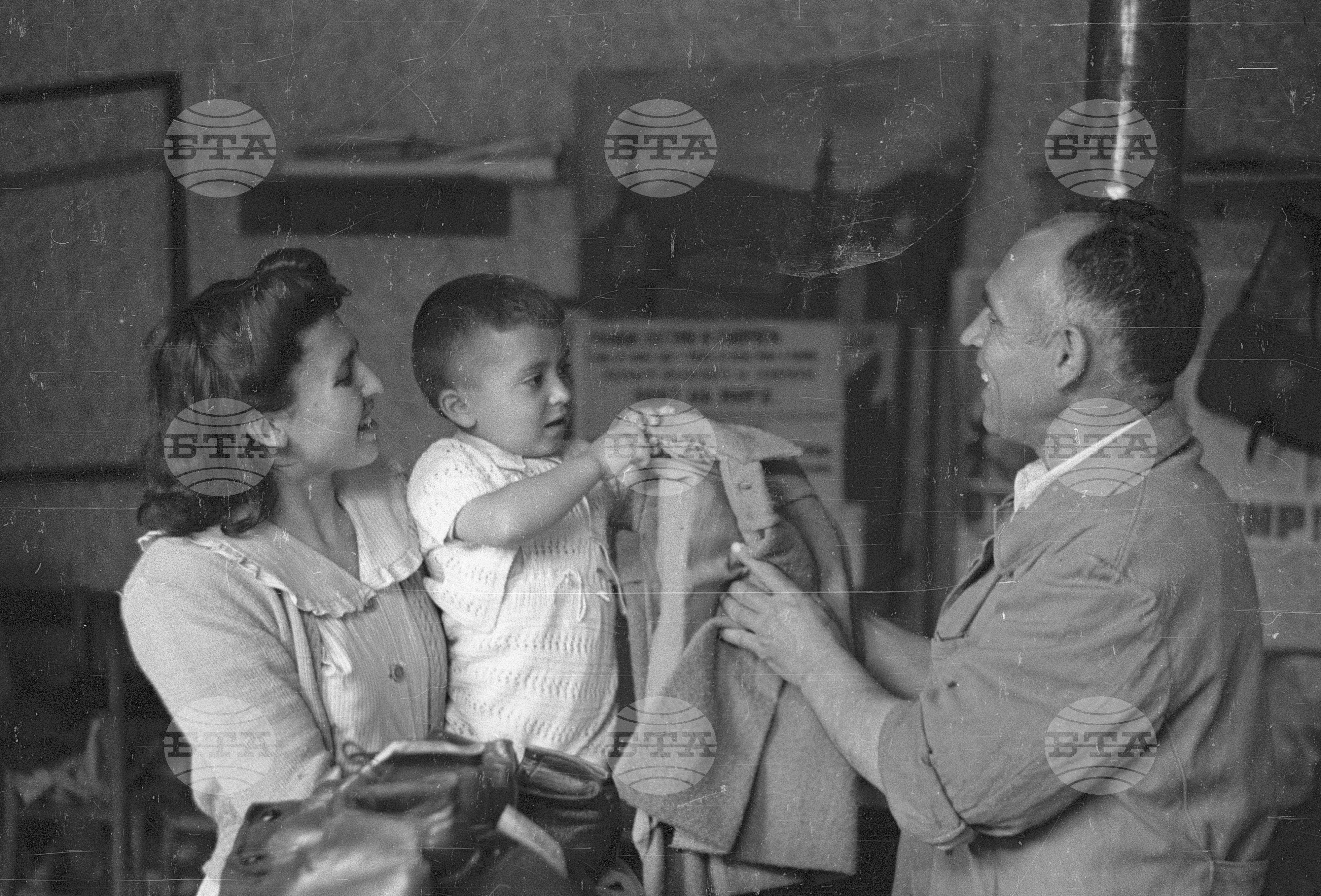 Подаръци за корейските деца, 1951