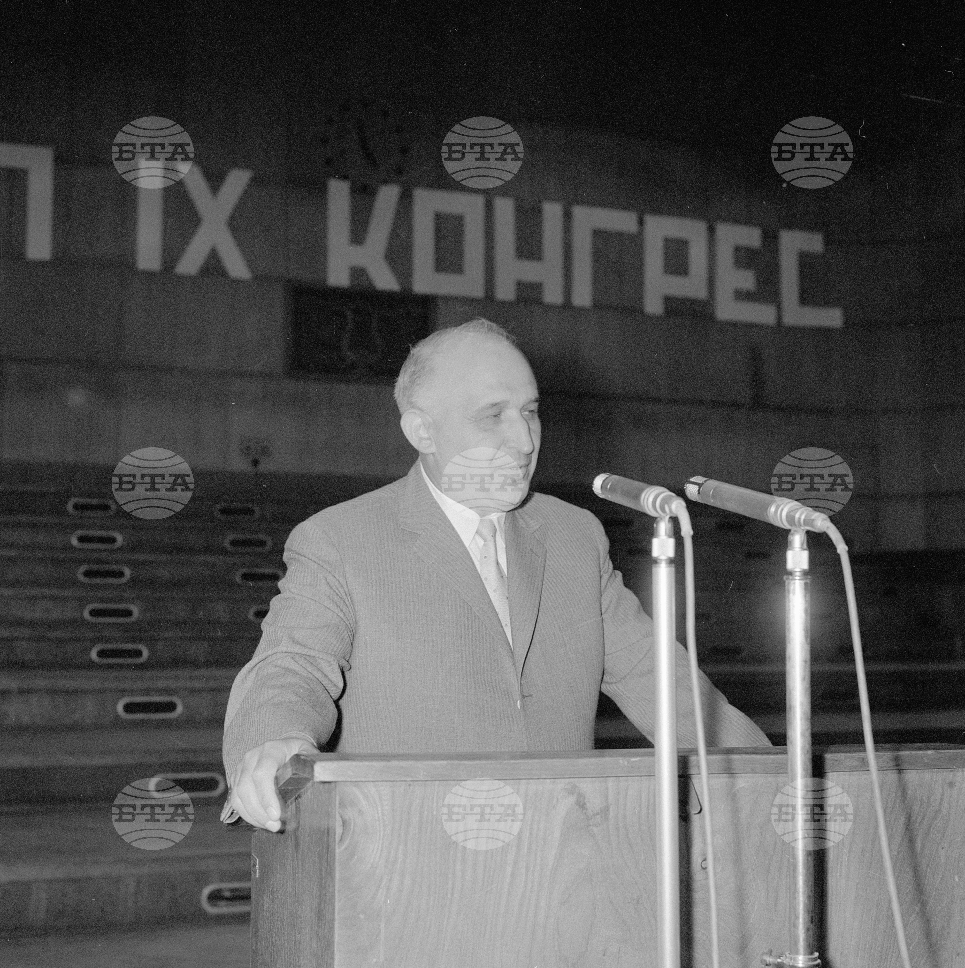 Другарите Тодор Живков, Митко Григоров и Павел Матев посетиха българското радио и телевизия