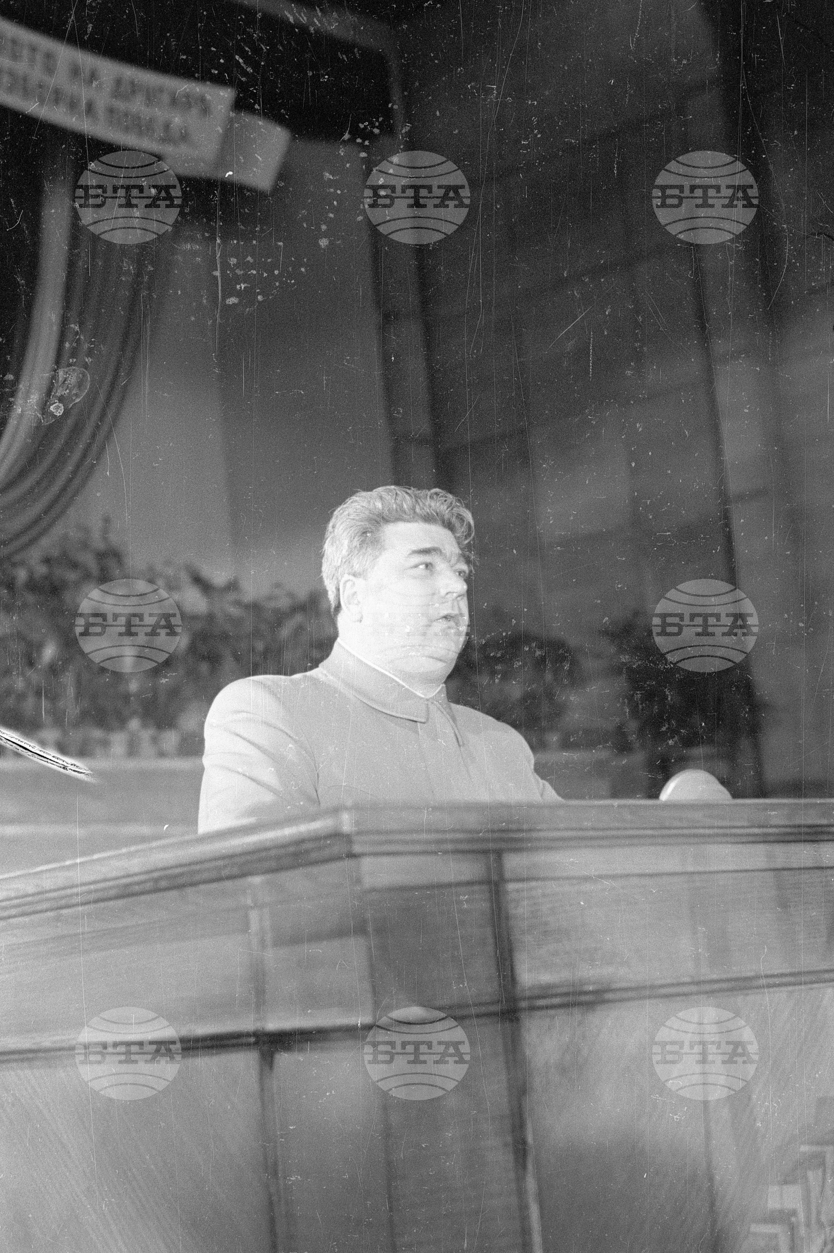 Другарят Вълко Червенков произнася реч пред избирателите от осми избирателен район - 1953 година
