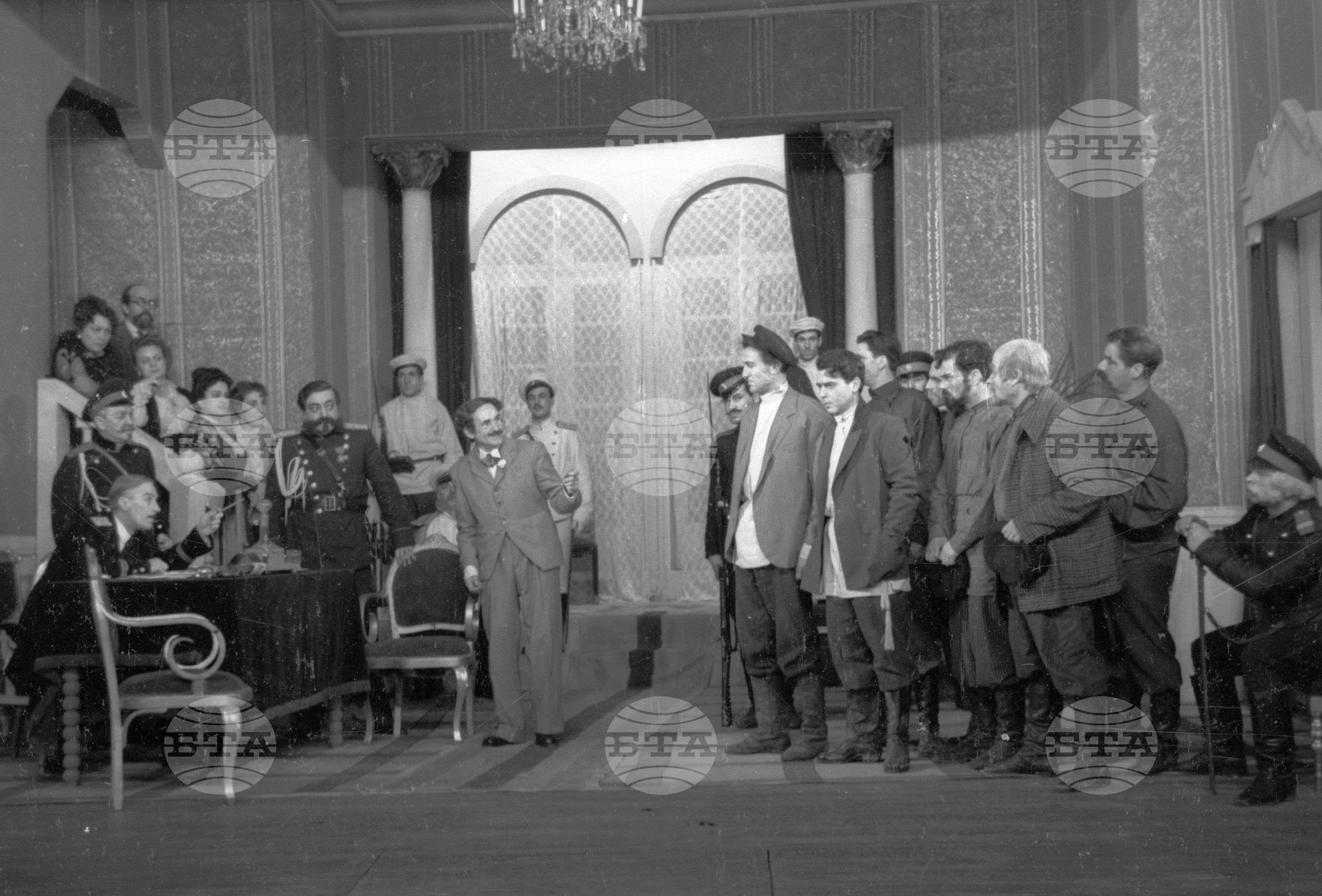 Народен театър "Иван Вазов", 1951 - част 1