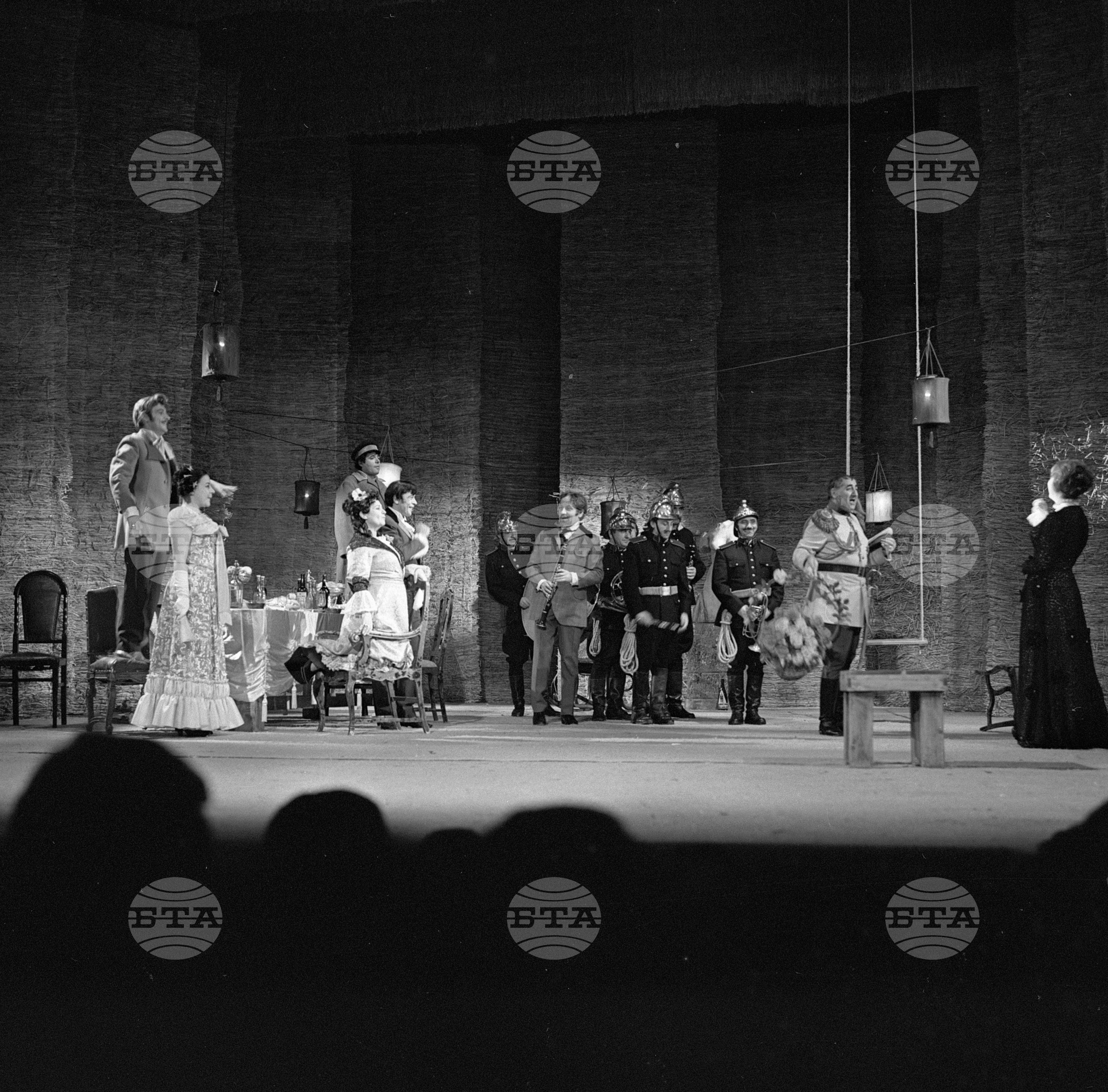 Пиесата "Варвари", най-новата постановка на Младежкия театър - 1970 година