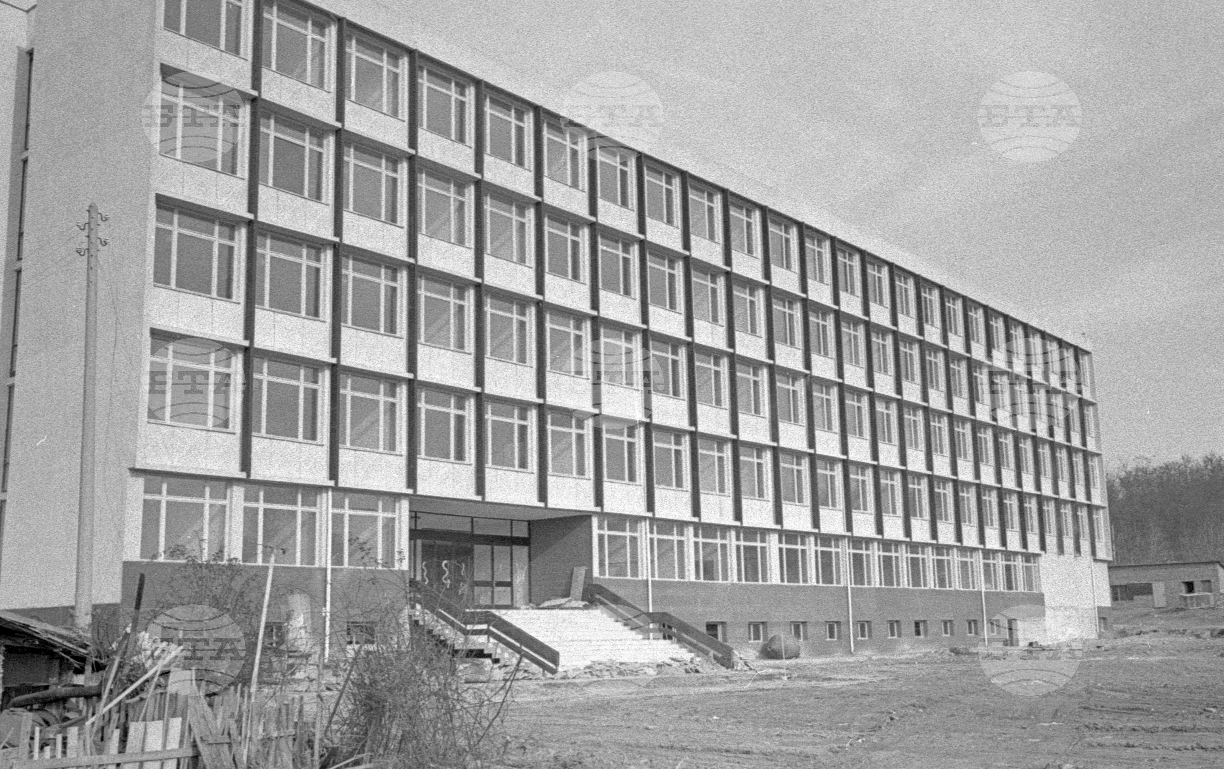 Нови училищни сгради във Варна - 1972 година