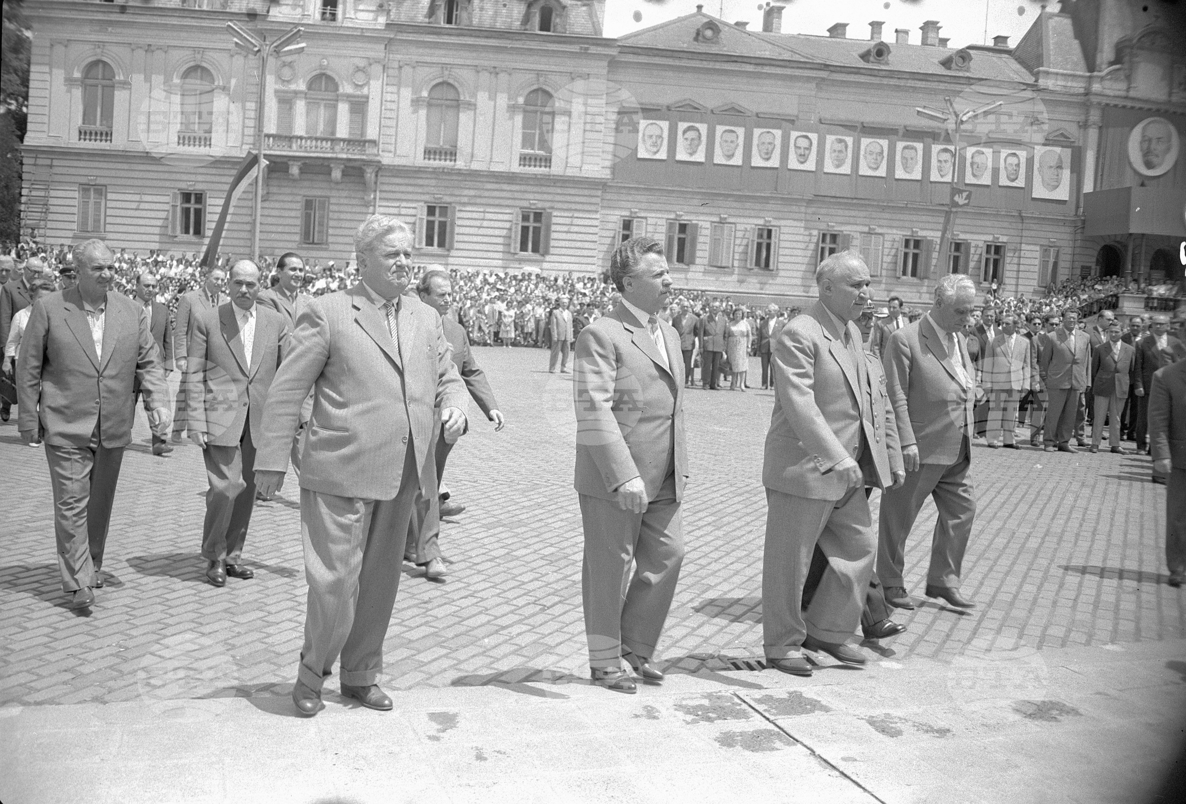 Полагане венци пред мавзолея на Георги Димитров