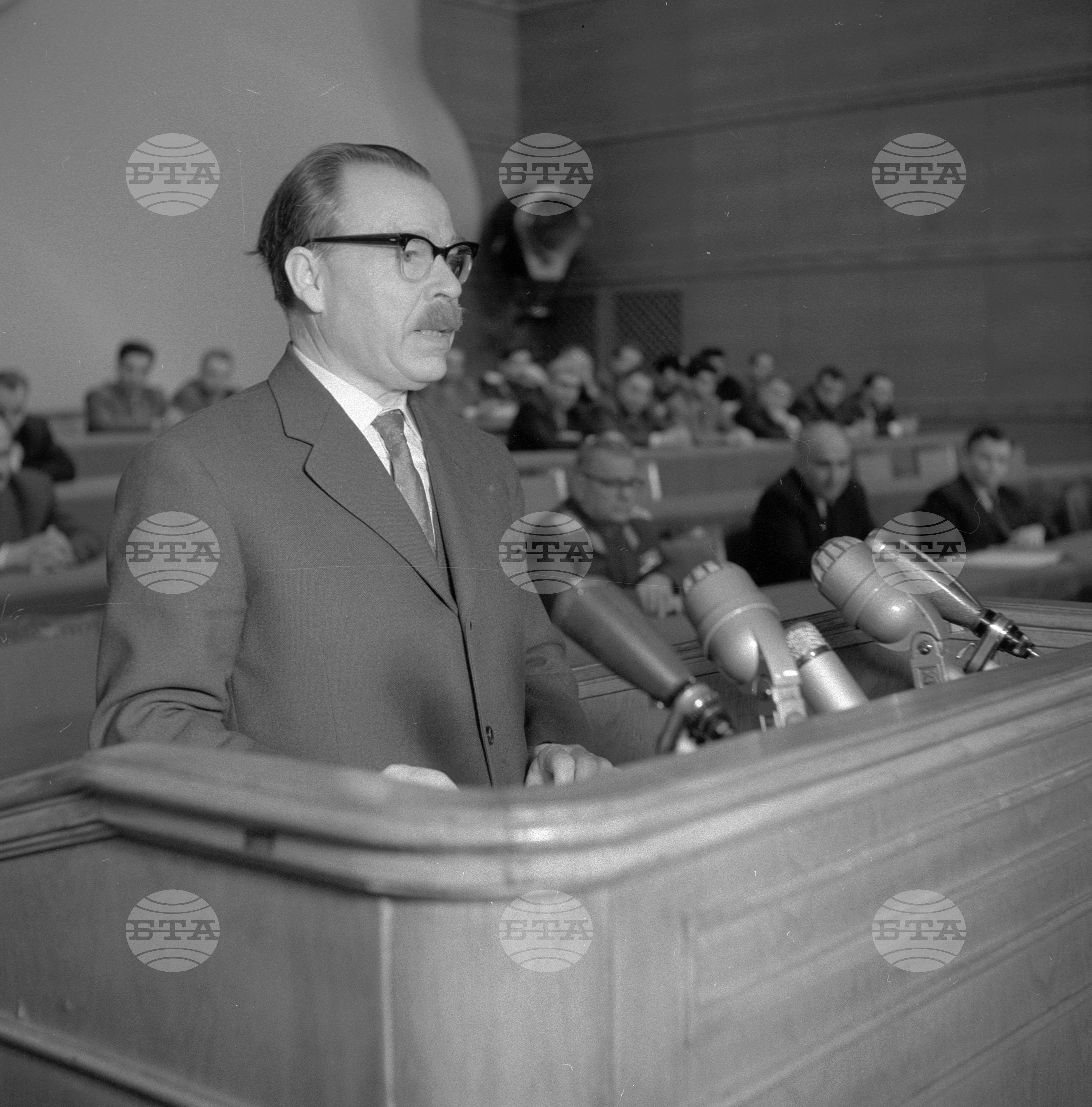 Втората редовна сесия на Народното събрание