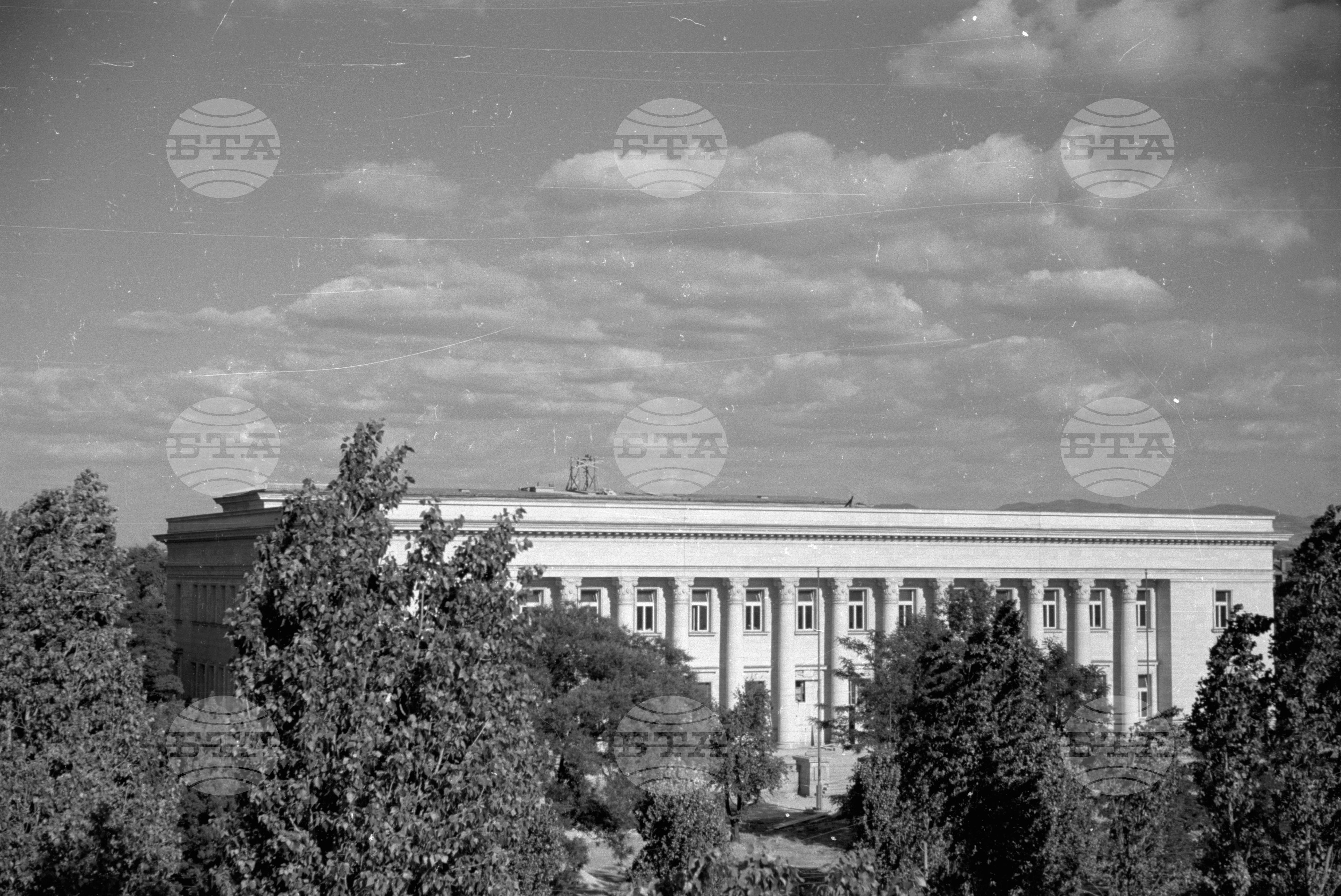 Народна библиотека "Васил Коларов" (дн. "Св.св. Кирил и Методий") - София