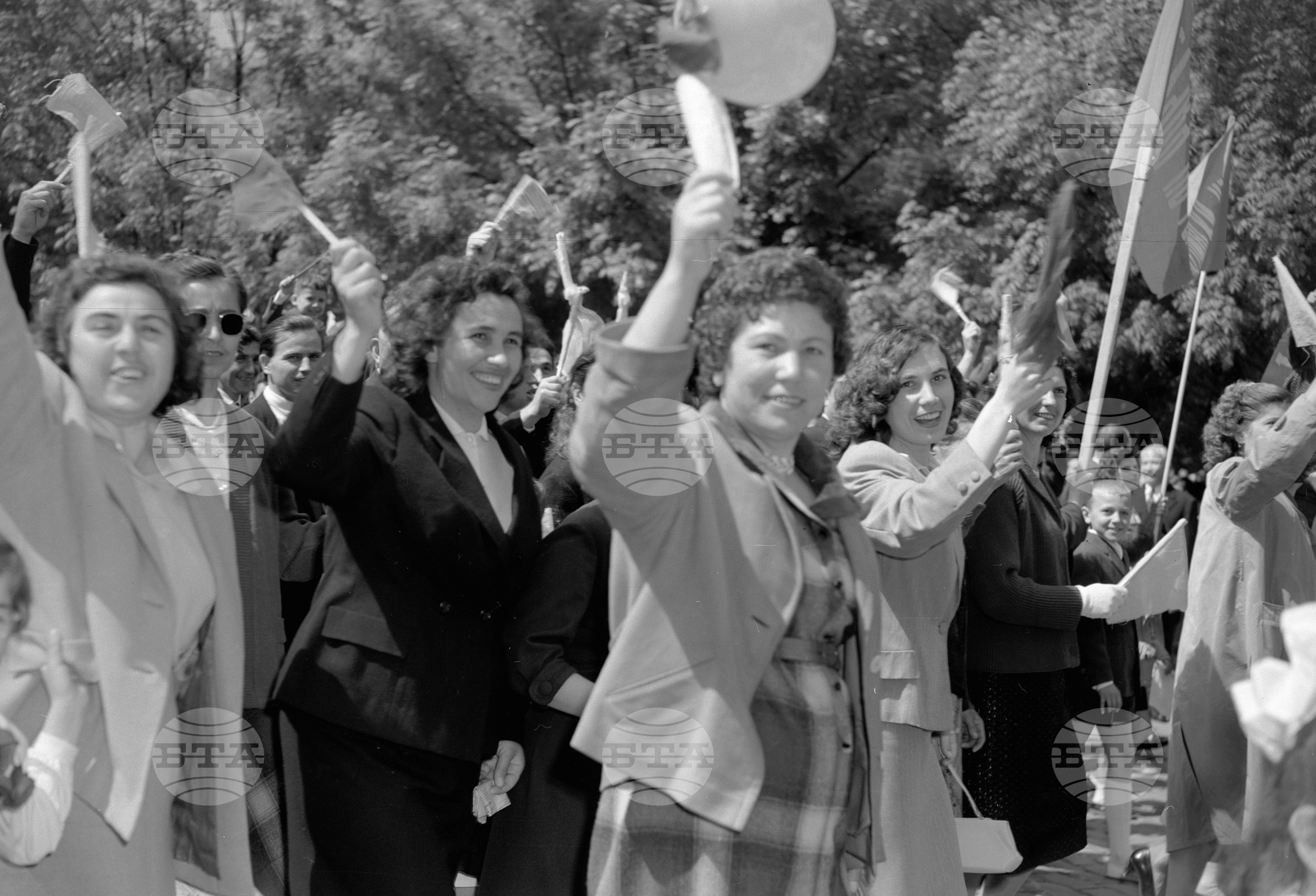 Величествената първомайска манифестация на трудещите се в Пловдив (1961)