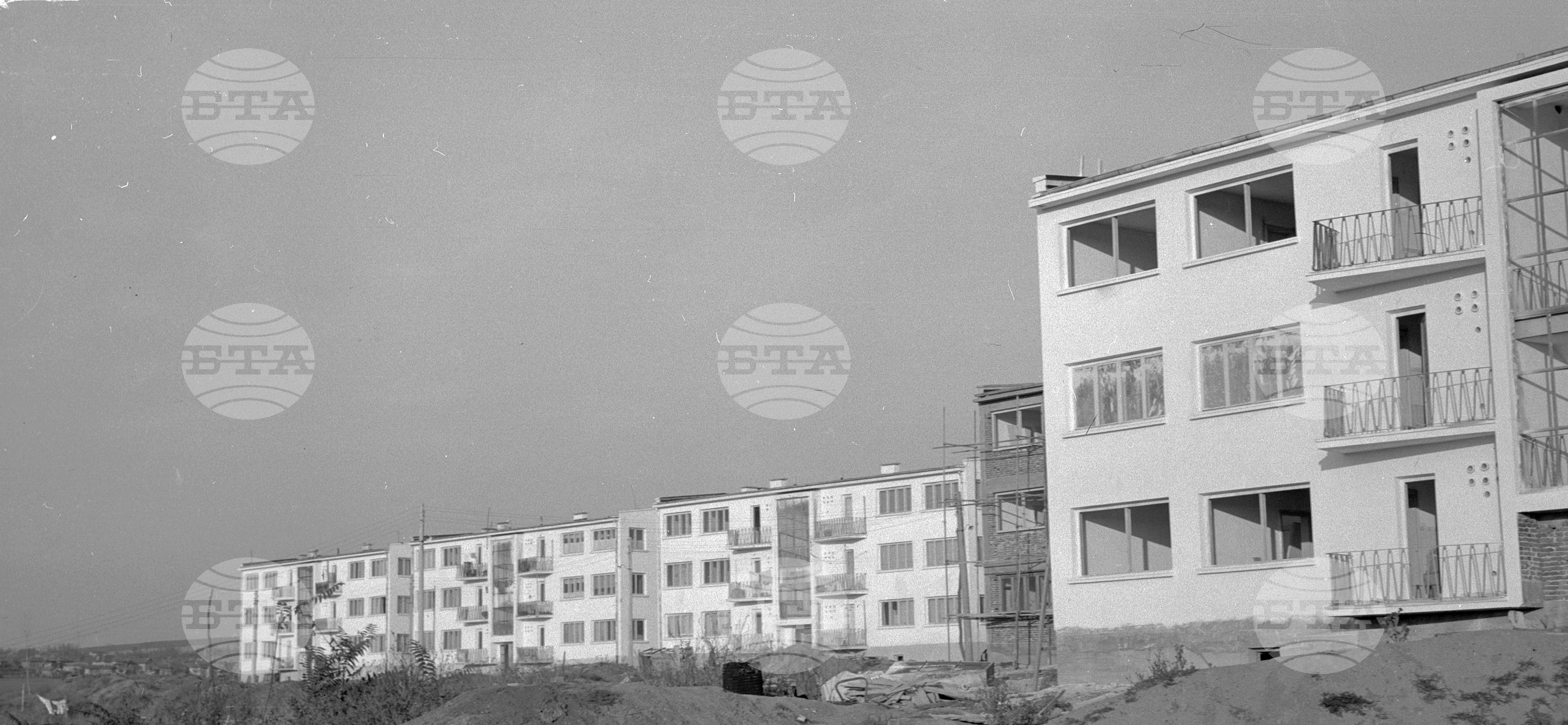 Жилища за работниците от целулозно-хартиения комбинат край Оряхово