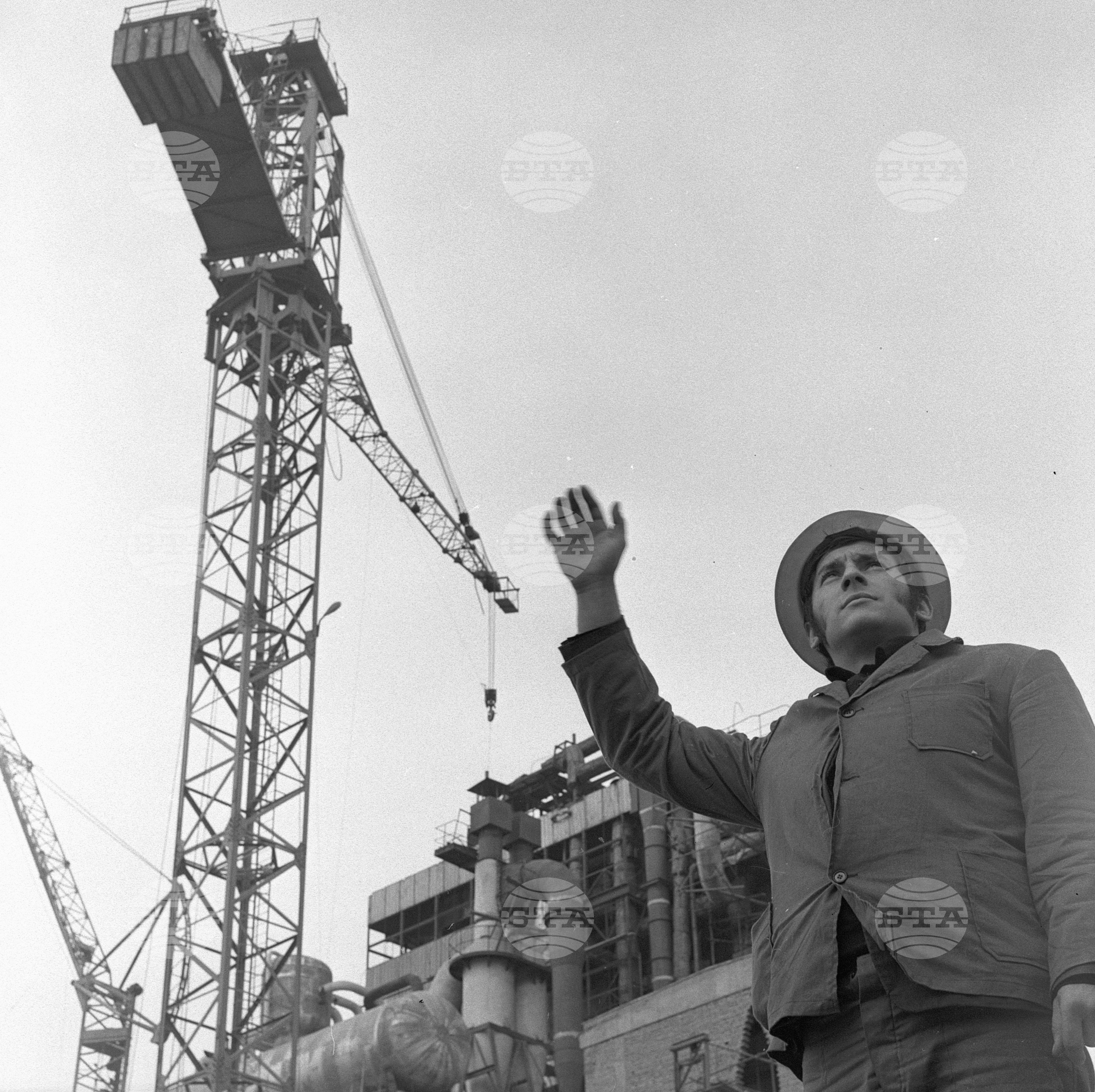 На строежа на разширението на топлоелектрическата централа (ТЕЦ) "Русе" - 1970 година