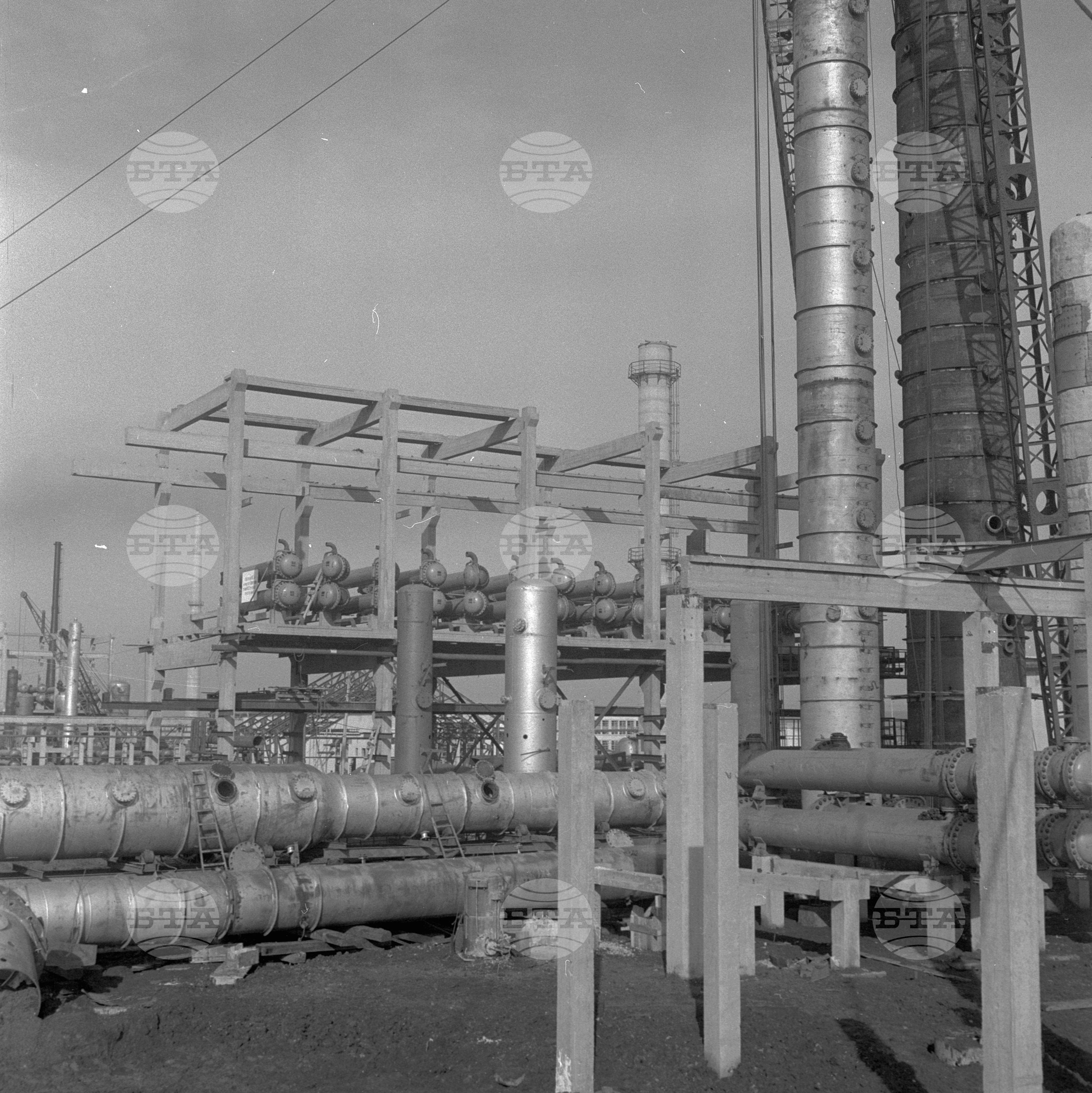 Нефтопреработвателен завод край Бургас