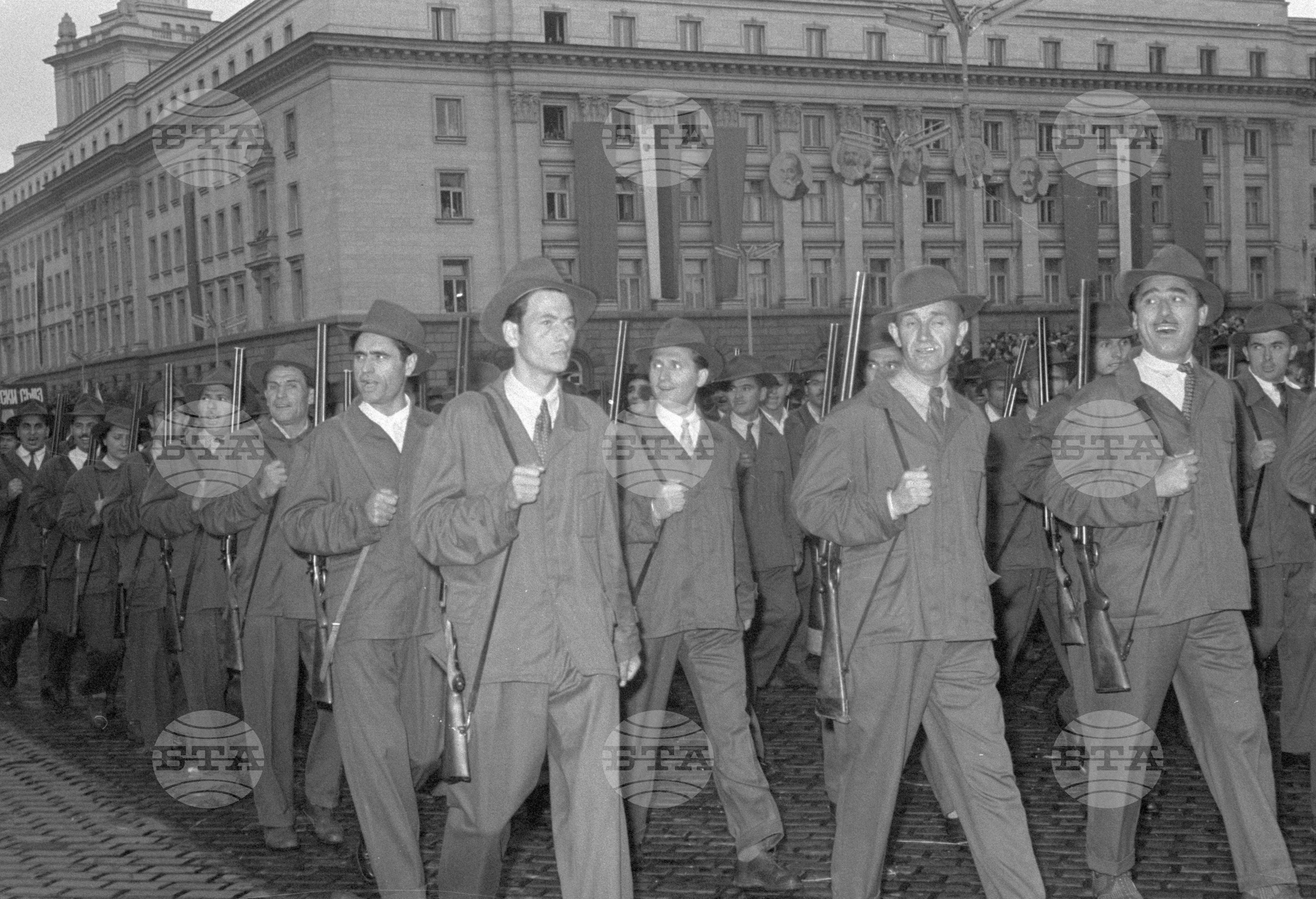 Тържествен митинг и манифестация по случай откриването на заключителния етап на Републиканския младежки фестивал и Спартакиада - град София