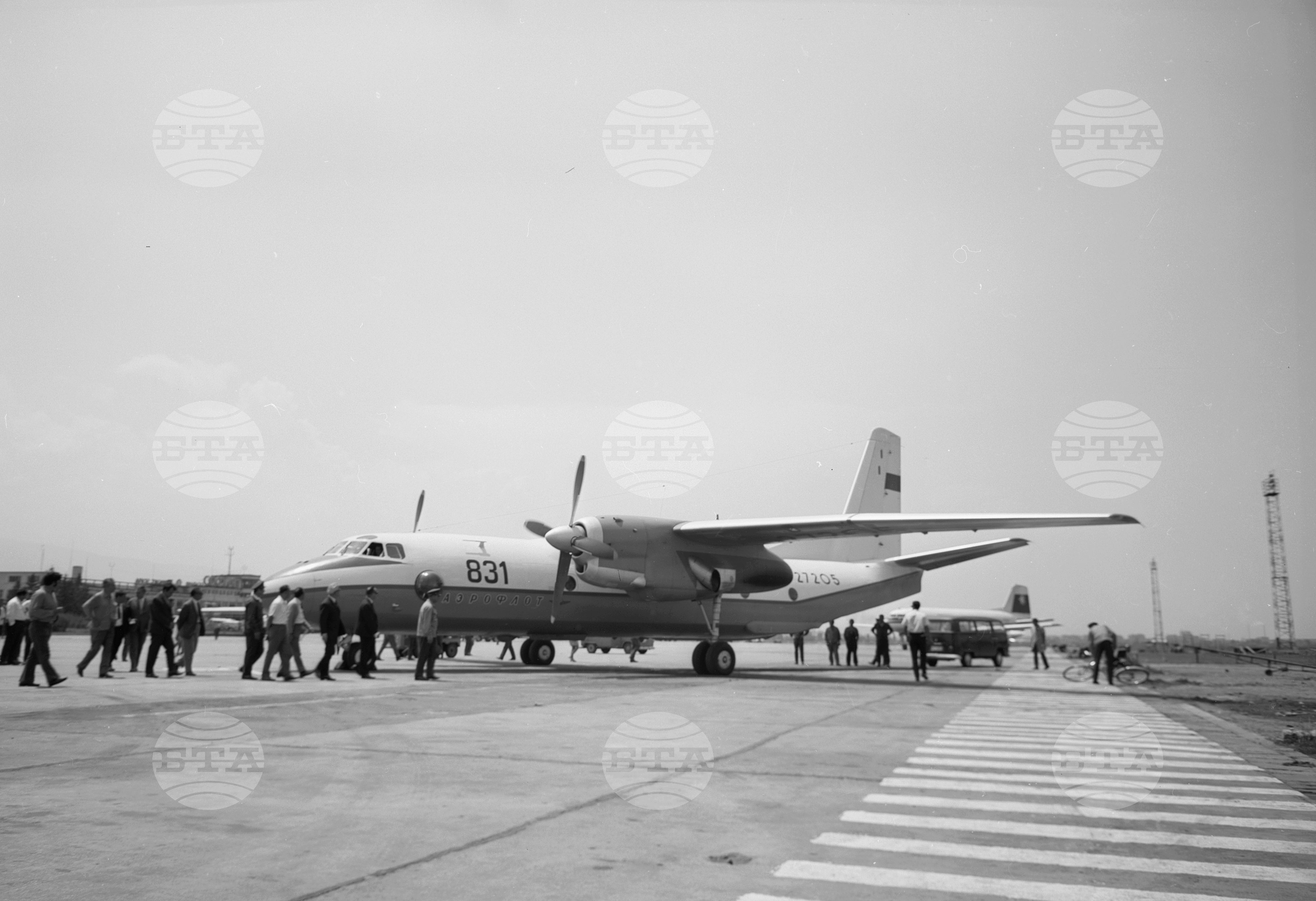 На летище София за първи път кацна транспортен самолет АН-26