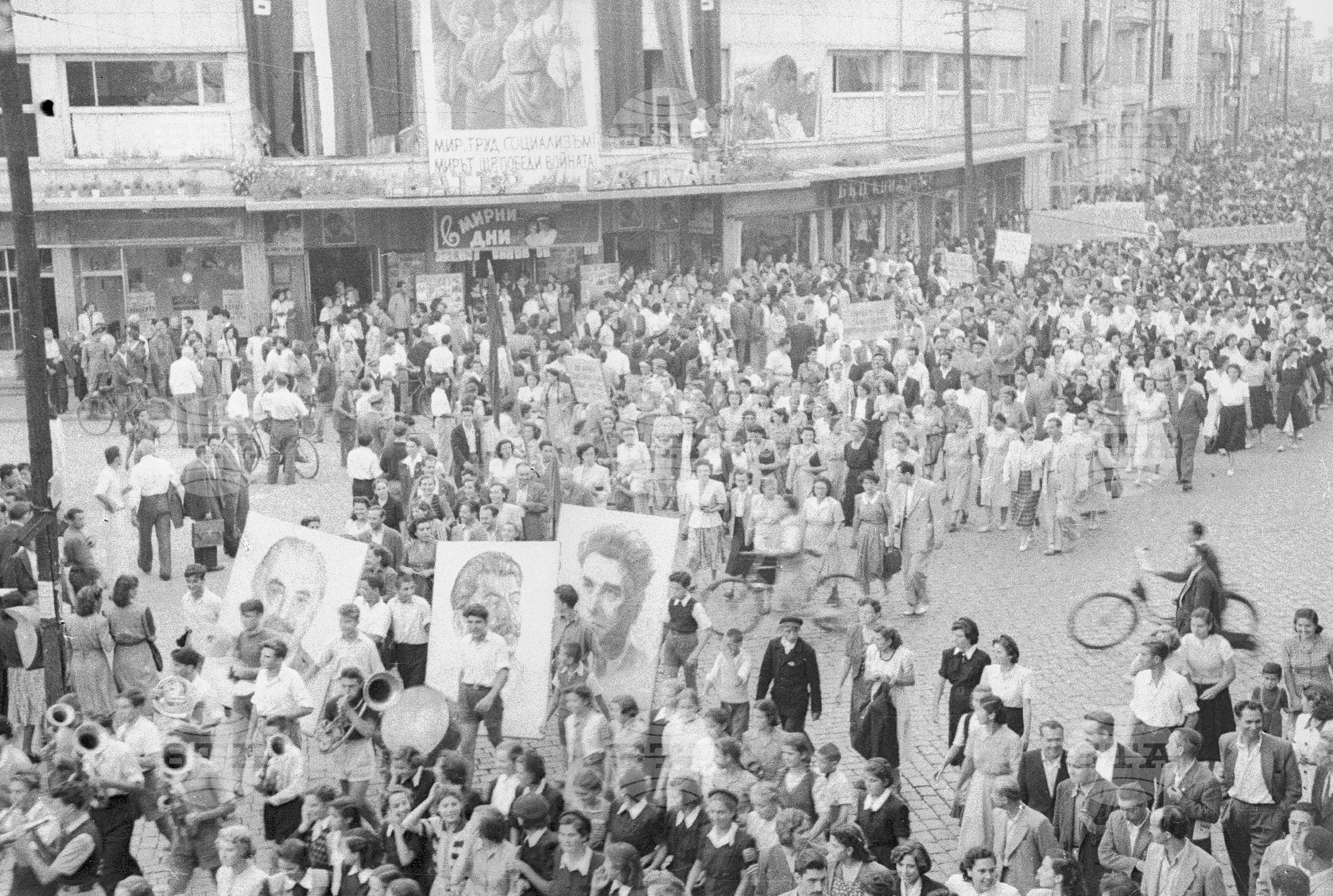 Съветските гости по време на месеца на Съветската дружба, 1951 година - Чекирьов, Скрябин и други