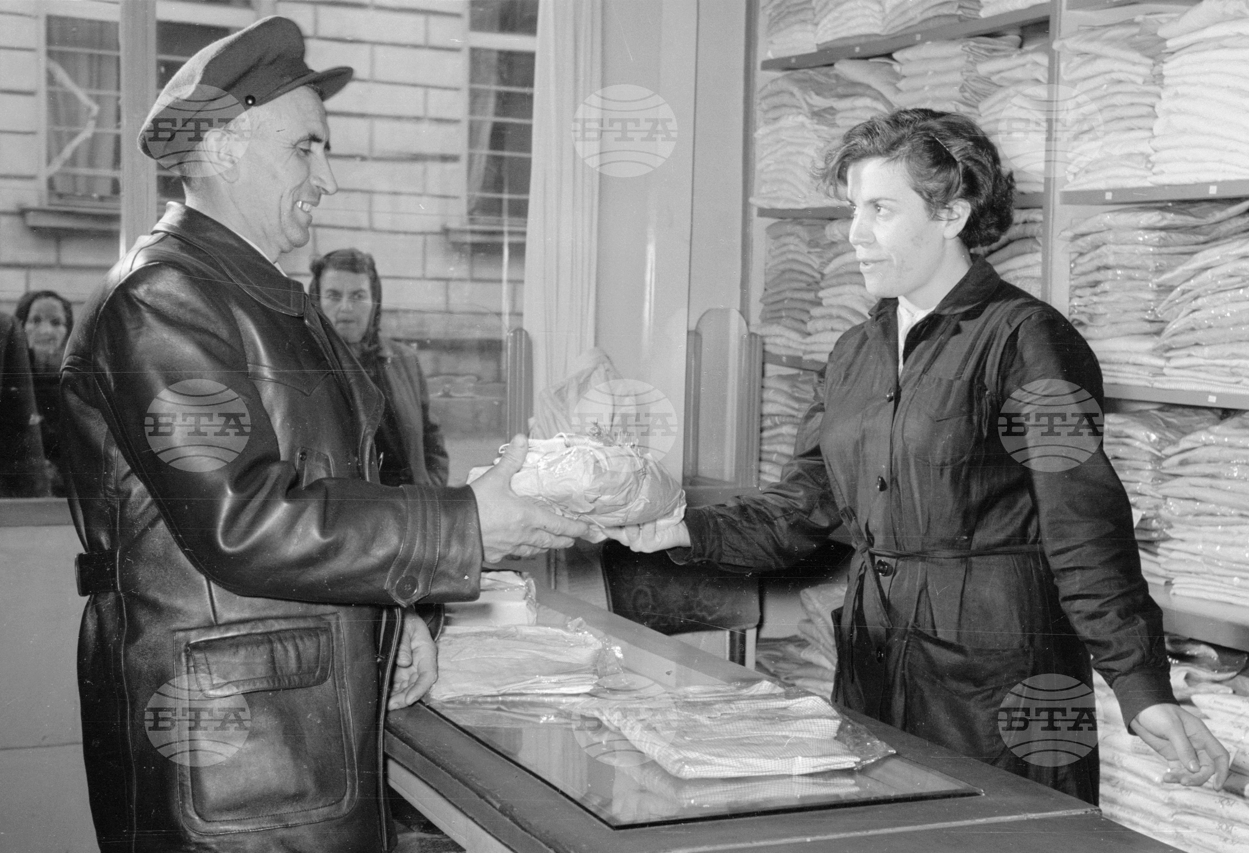 Предпразнични дни в столичните магазини