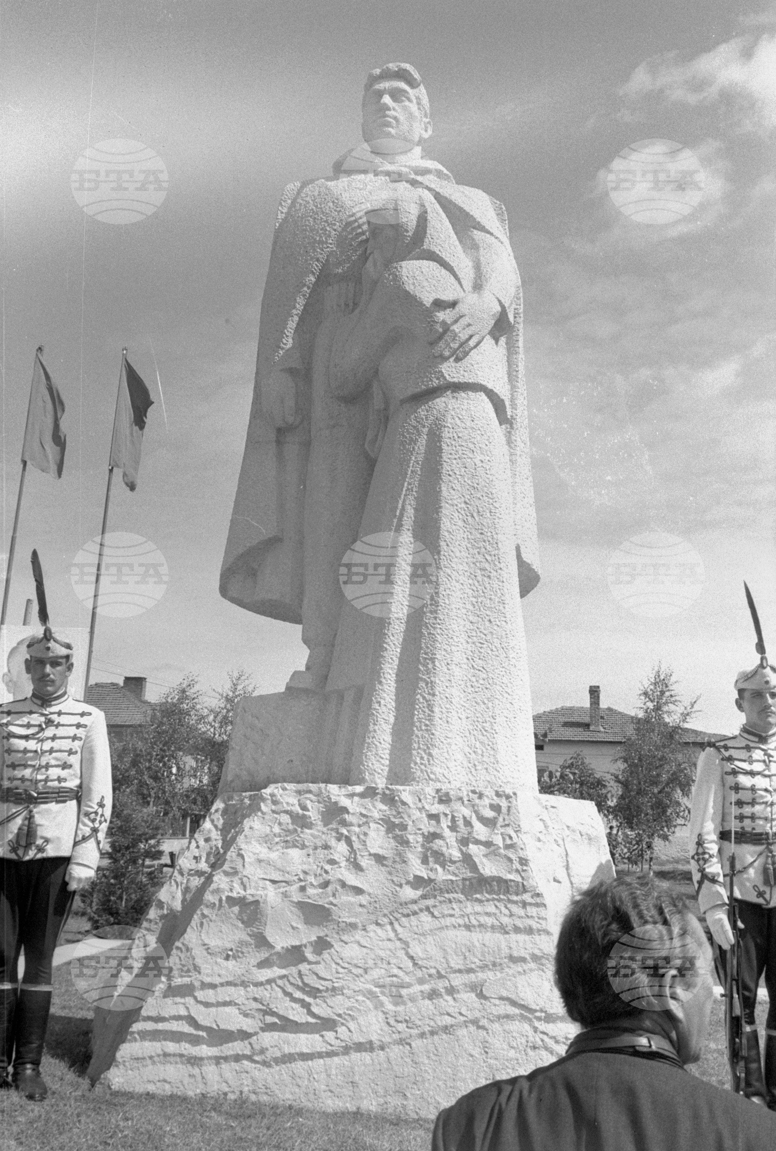 Откриване на паметник на загиналите партизани от село Локорско