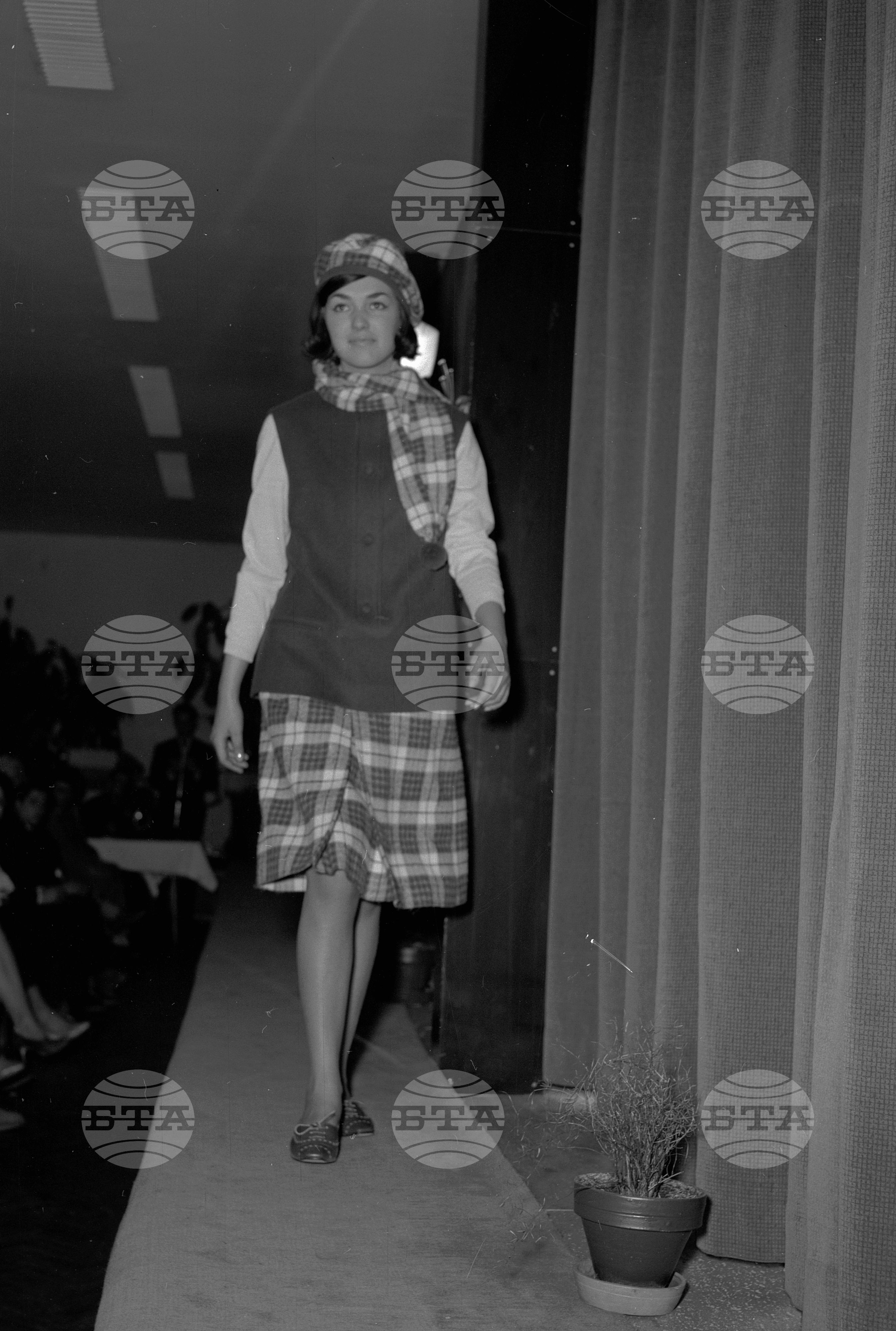 Представяне на презентация на Конгреса на модата във Варшава - 1963