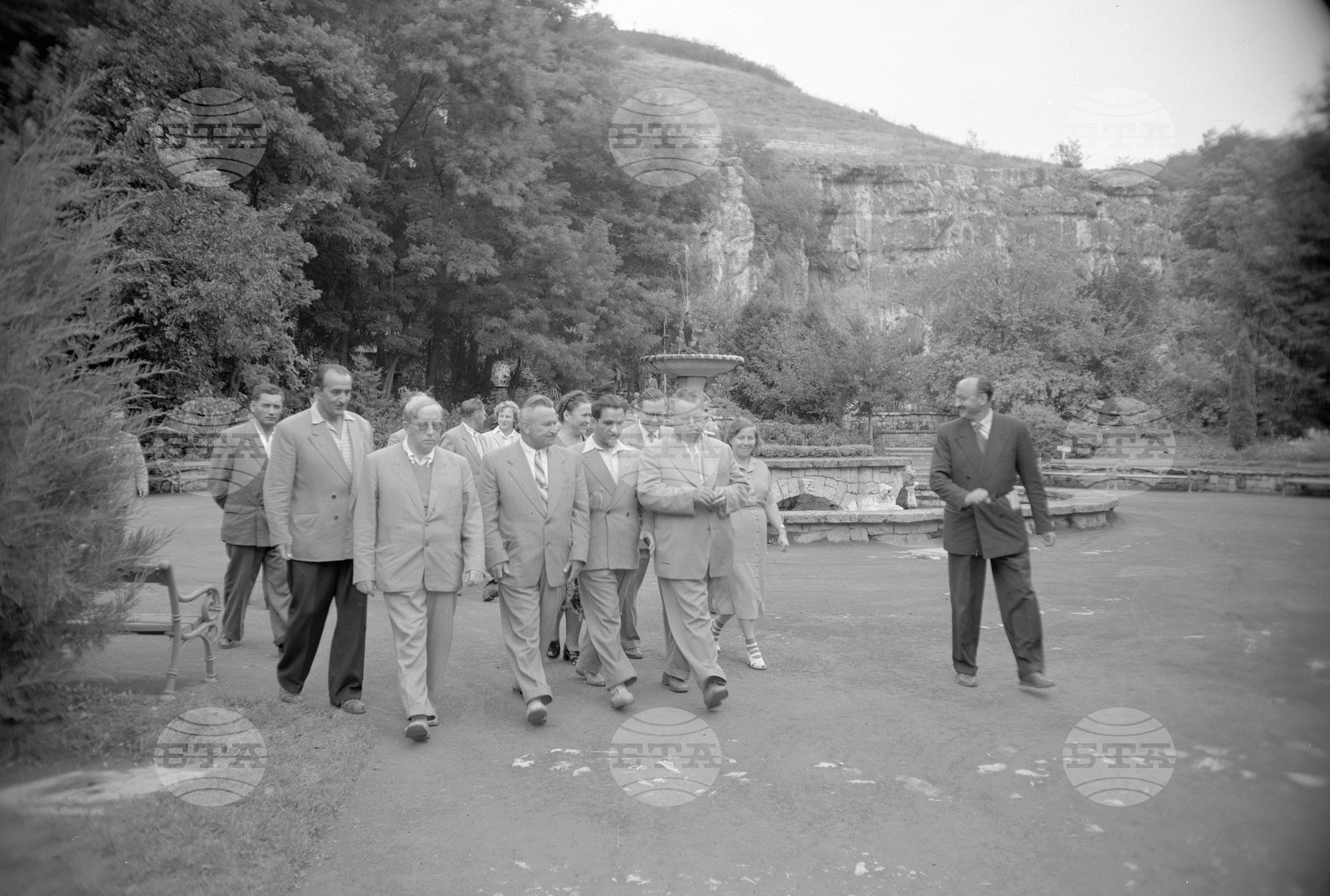 Пребиваването на съветските партийни дейци - П. Н. Поспелов и А. П. Кириленко