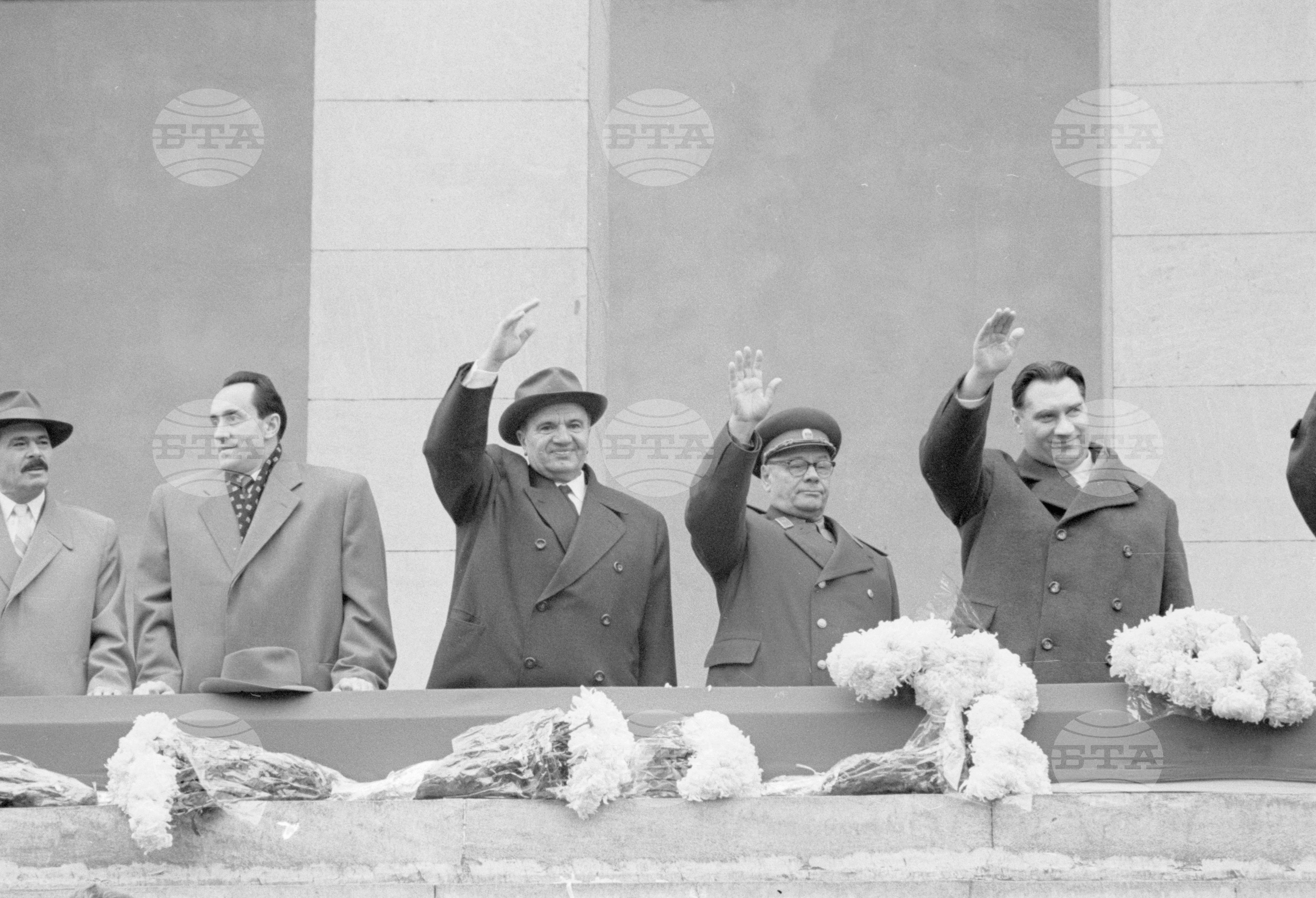 Възторжена манифестация на софийските трудещи се по случай 45-годишнината на Великата октомврийска социалистическа революция част 2