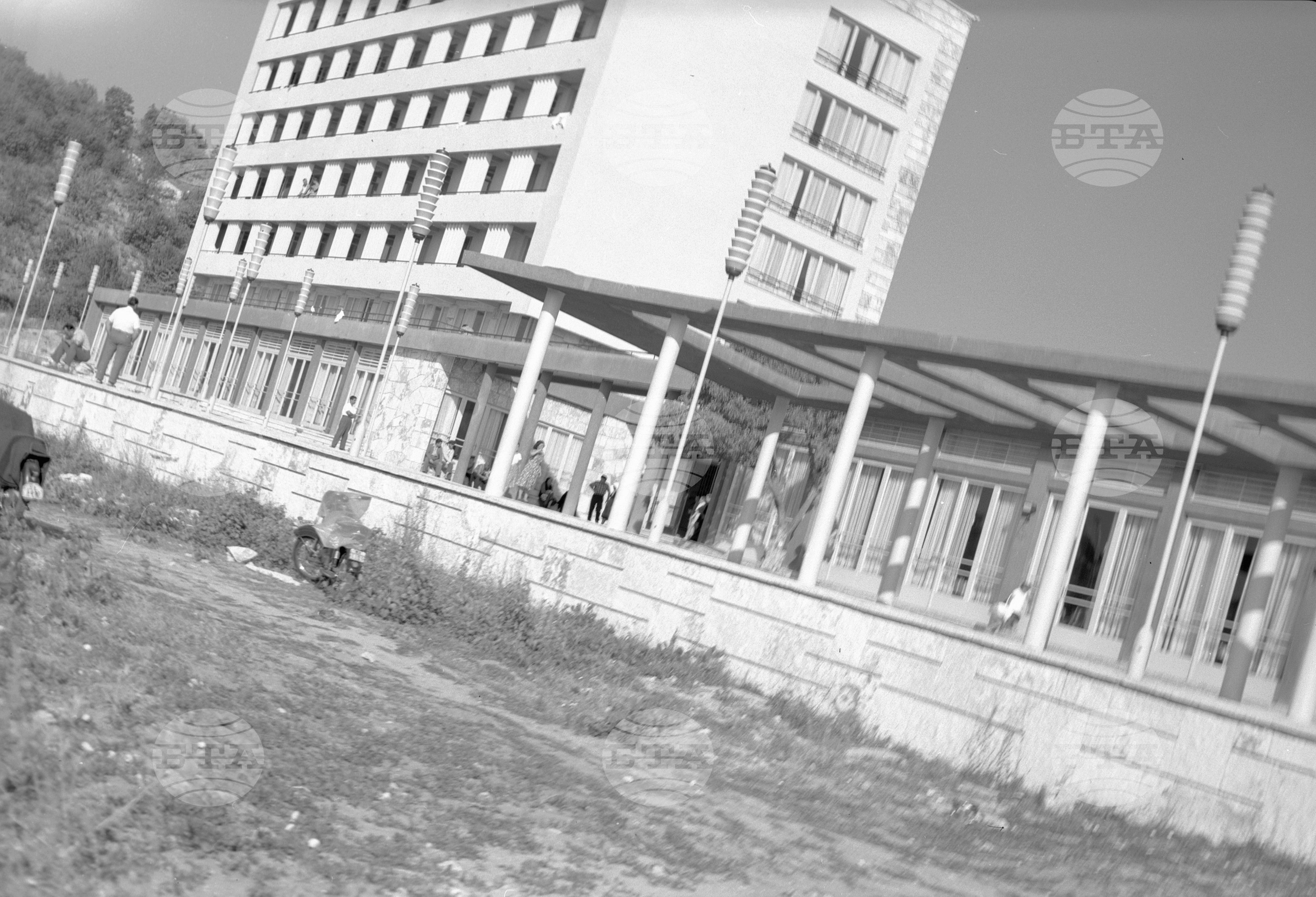 Почивният дом на трудещите се селяни в международния курорт "Златните пясъци" край град Варна
