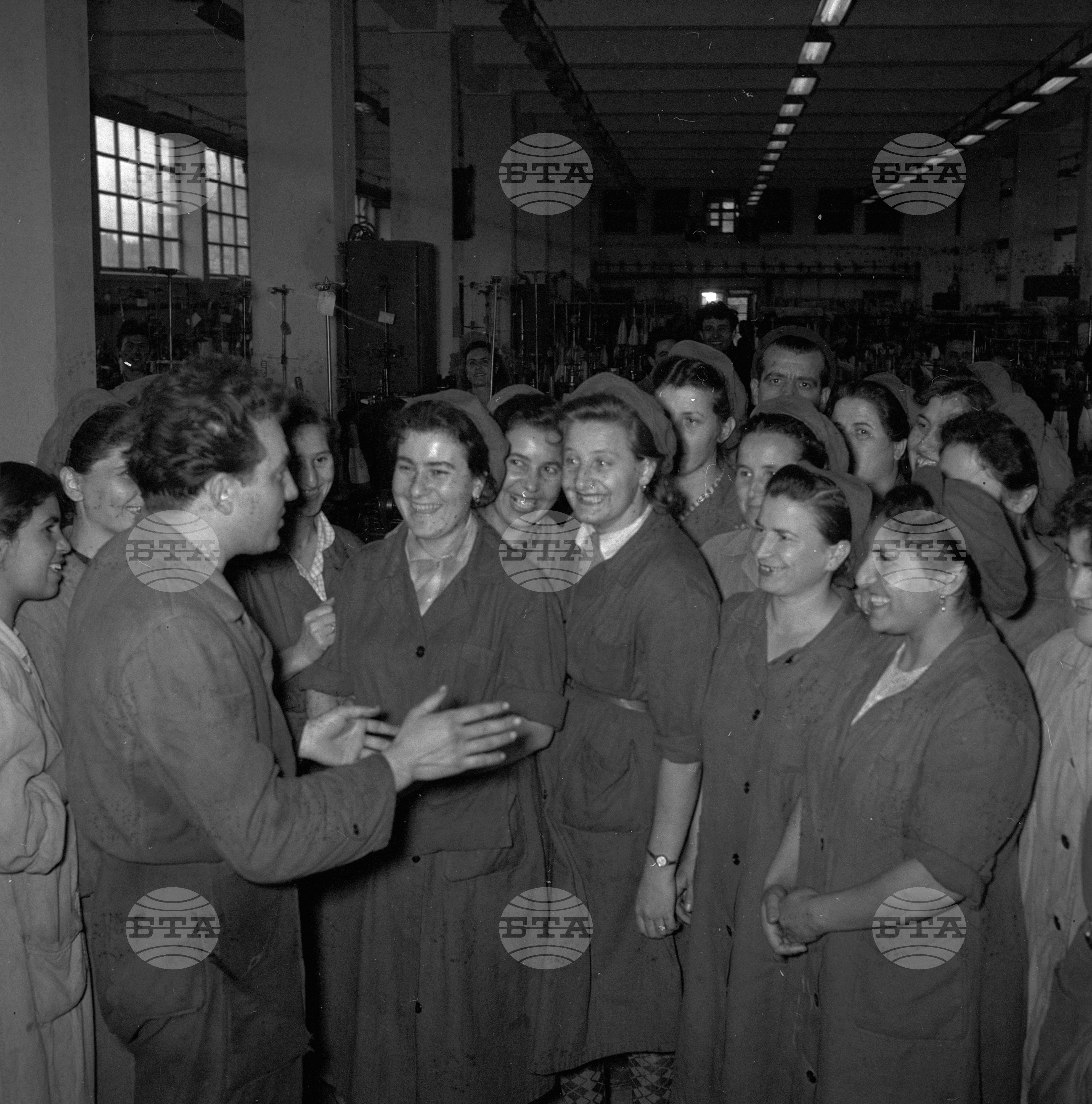 Успехи на работници от ДИП (Държавно индустриялно предприятие) "8 март" в Сливен
