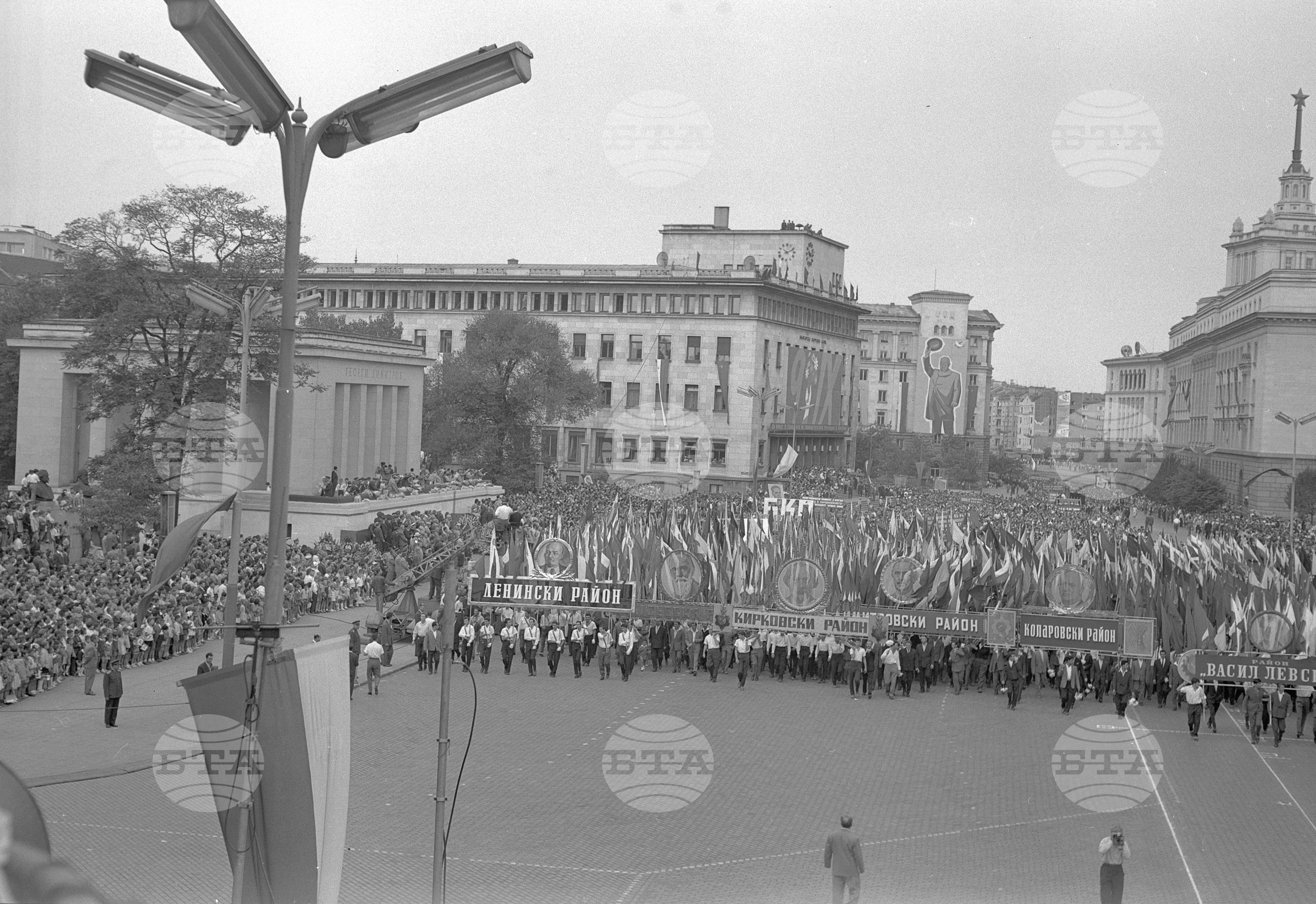Деветосептемврийски парад на българските въоръжени сили в столицата