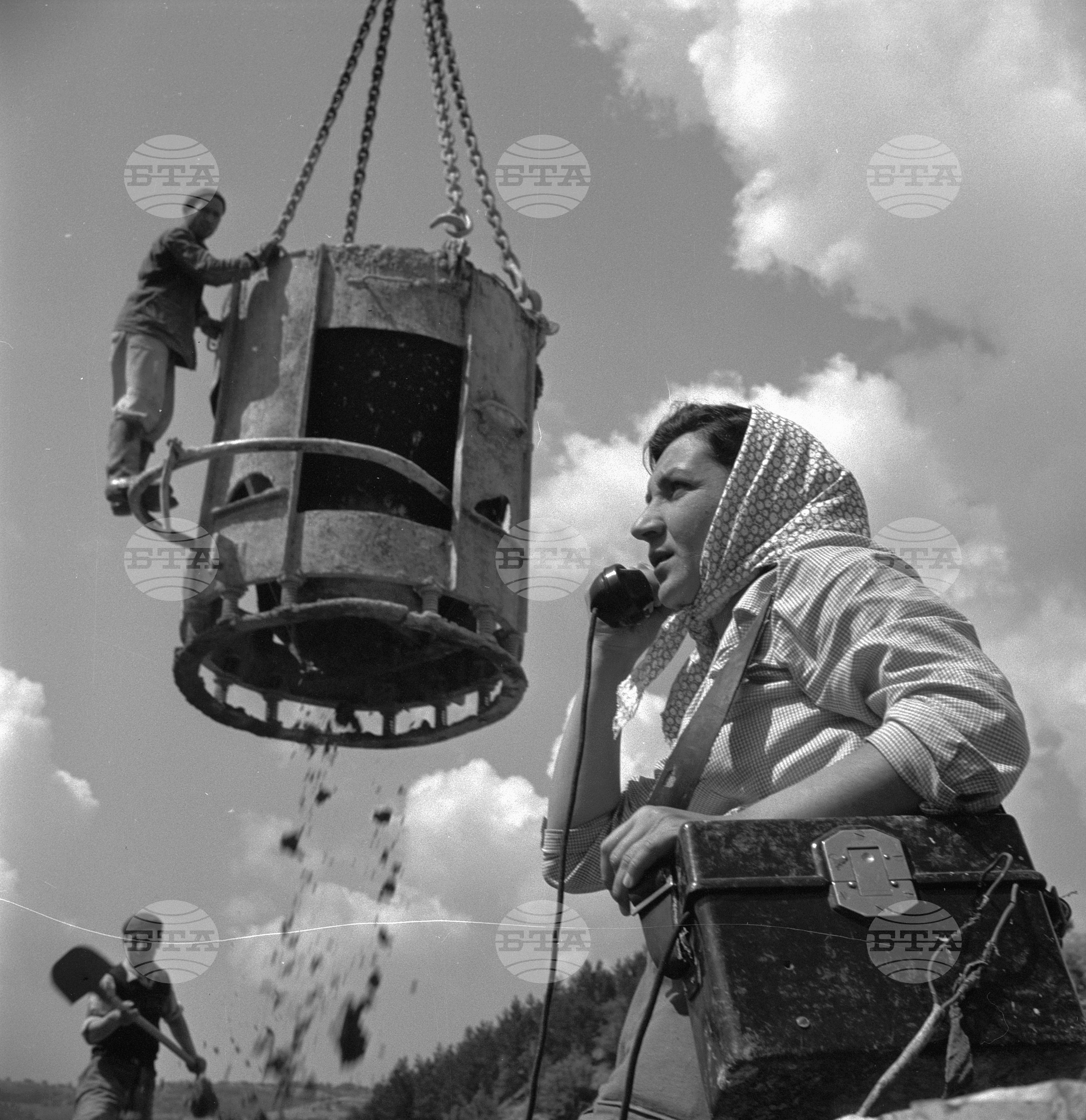 На строежа на язовир "Тополница" - 1959 година