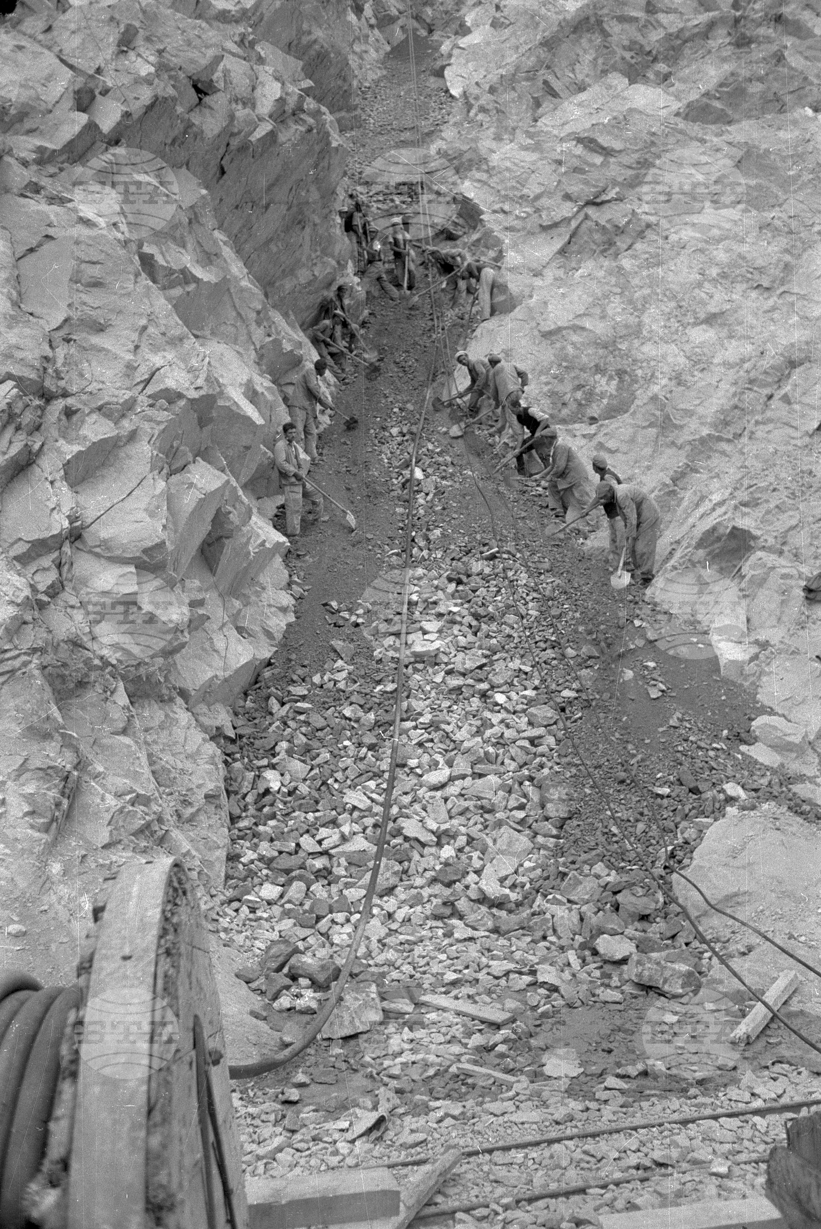 Язовир "Сталин" - снимки от изграждането му през 1952 година