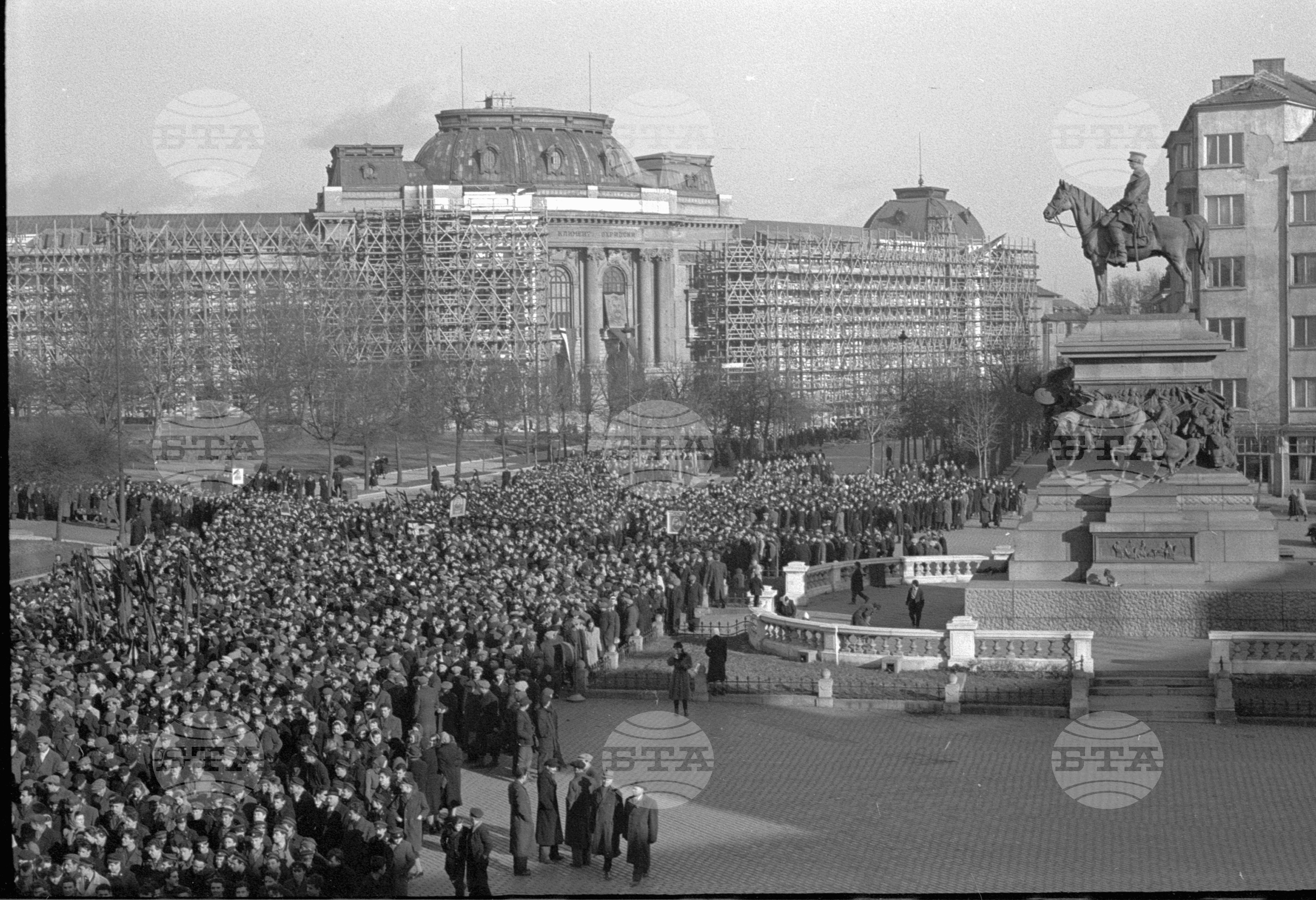 Траурен митинг по случай смъртта на Йосиф Висарионович Сталин